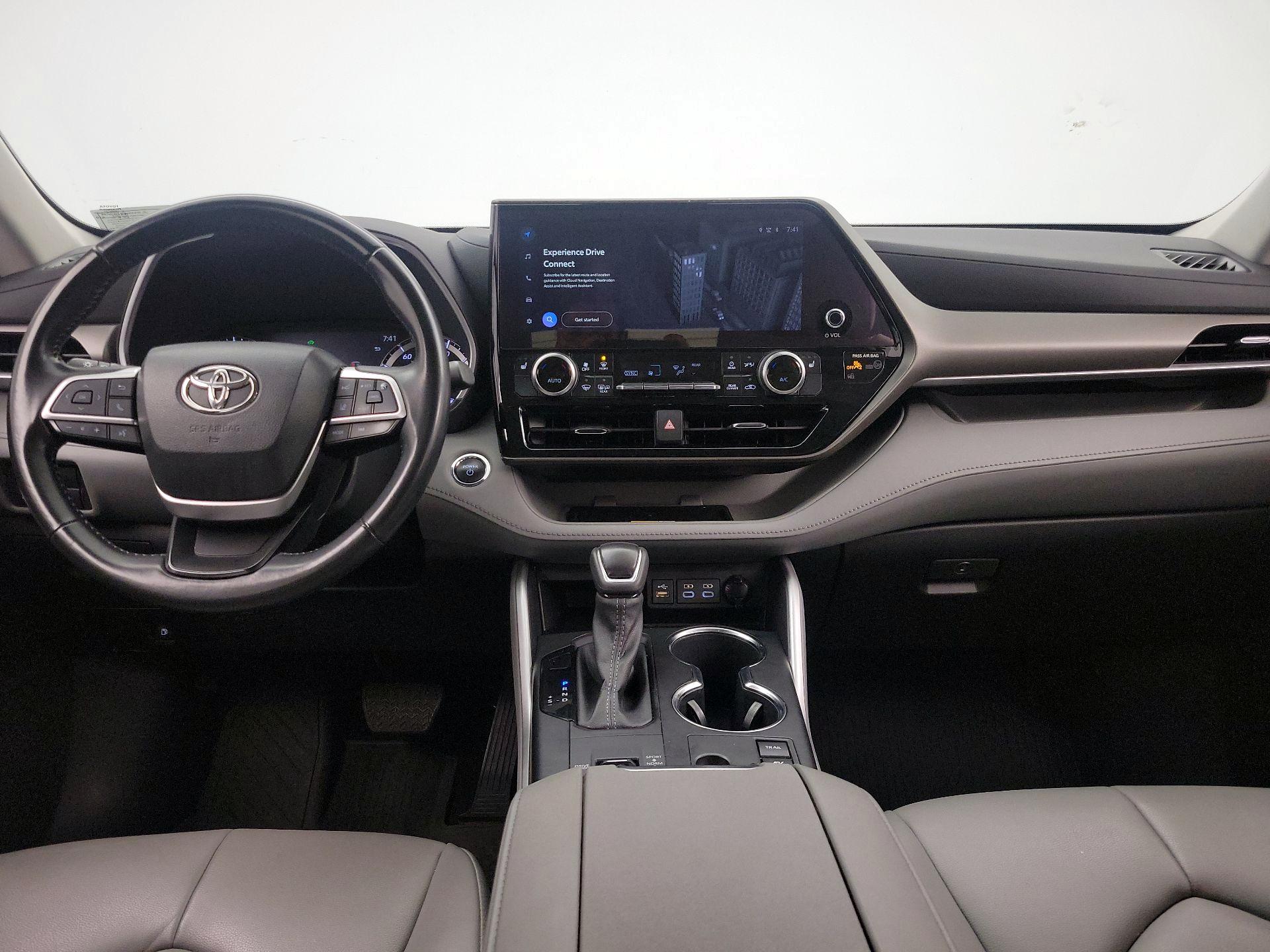 Thumbnail: 2023 Toyota Highlander - 9