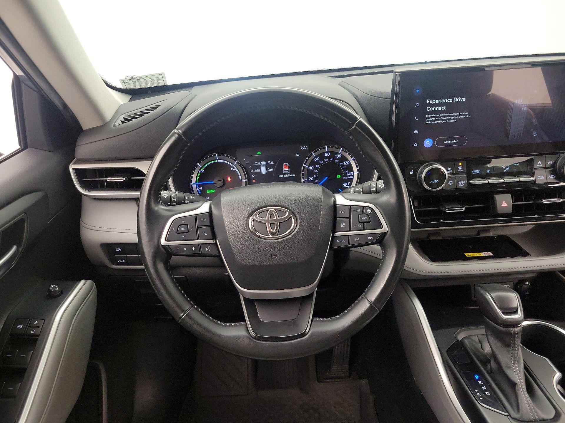 Thumbnail: 2023 Toyota Highlander - 10