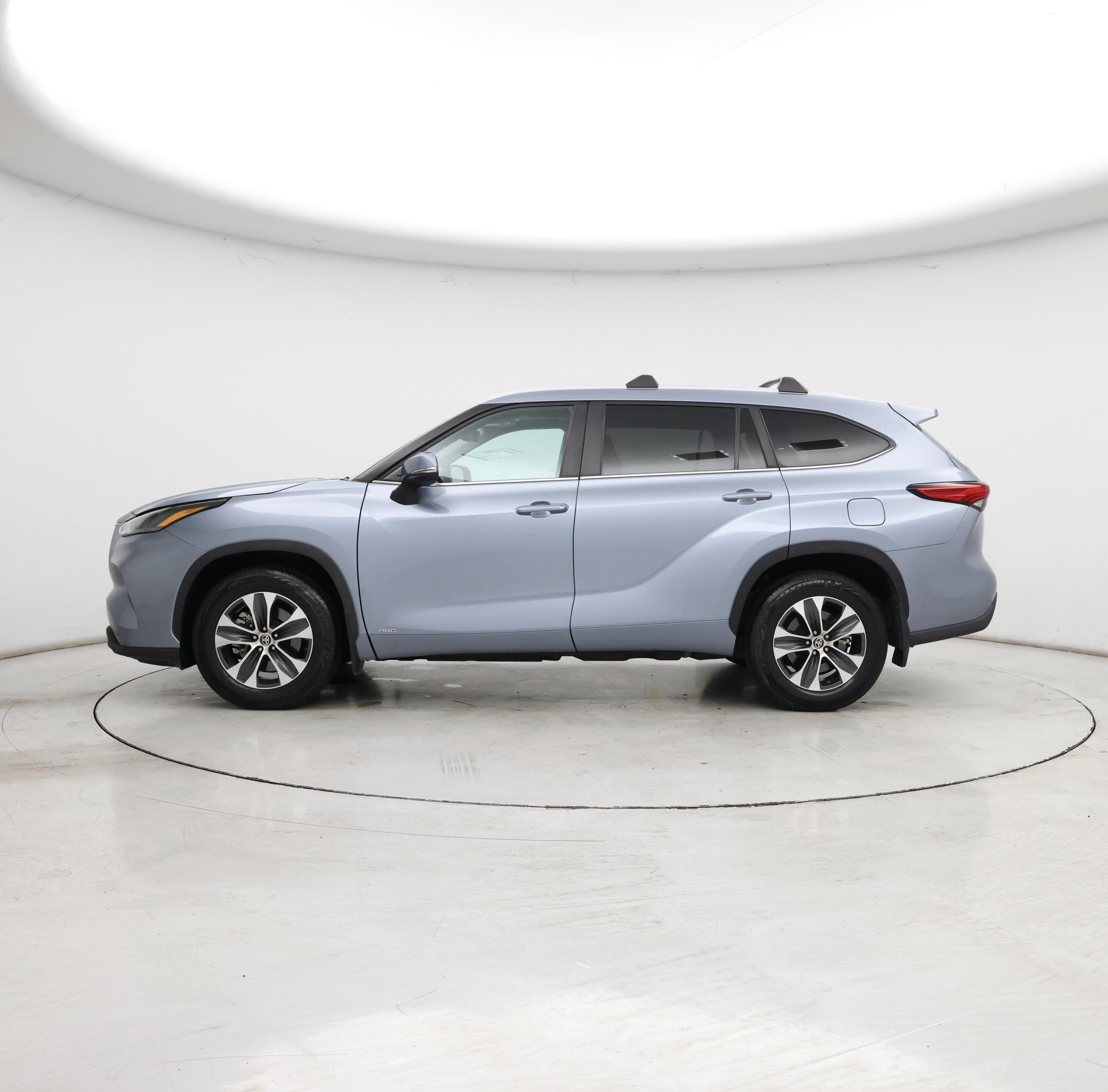 Thumbnail: 2023 Toyota Highlander - 3