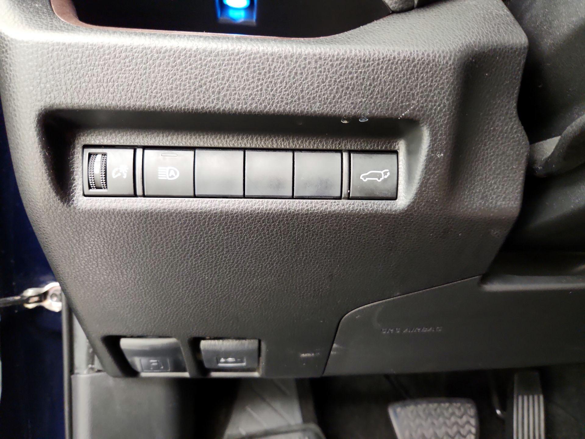 Thumbnail: 2020 Toyota RAV4 - 13