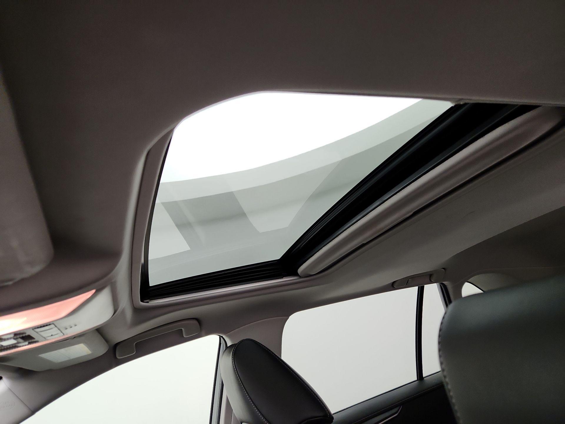 Thumbnail: 2020 Toyota RAV4 - 20