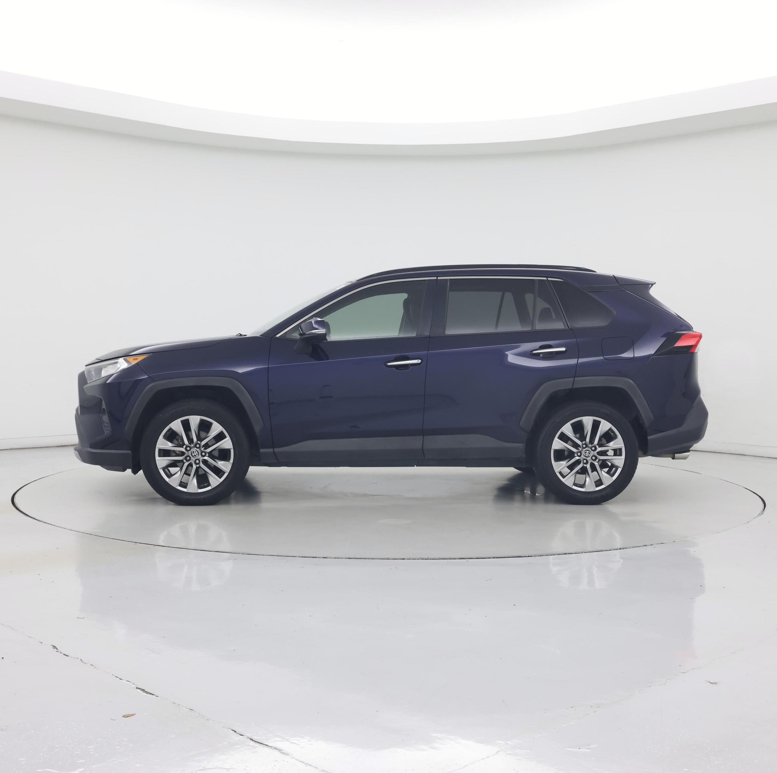 Thumbnail: 2020 Toyota RAV4 - 3