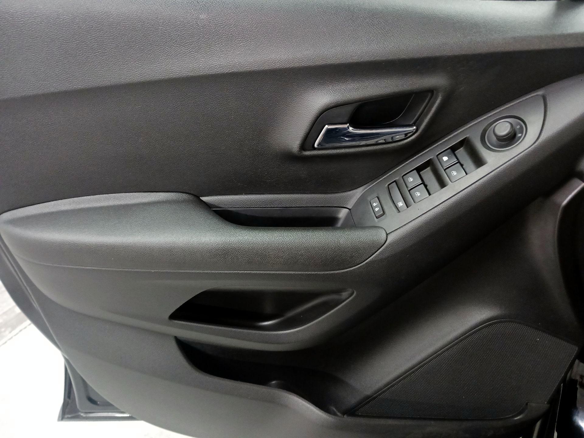 Thumbnail: 2020 Chevrolet Trax - 12
