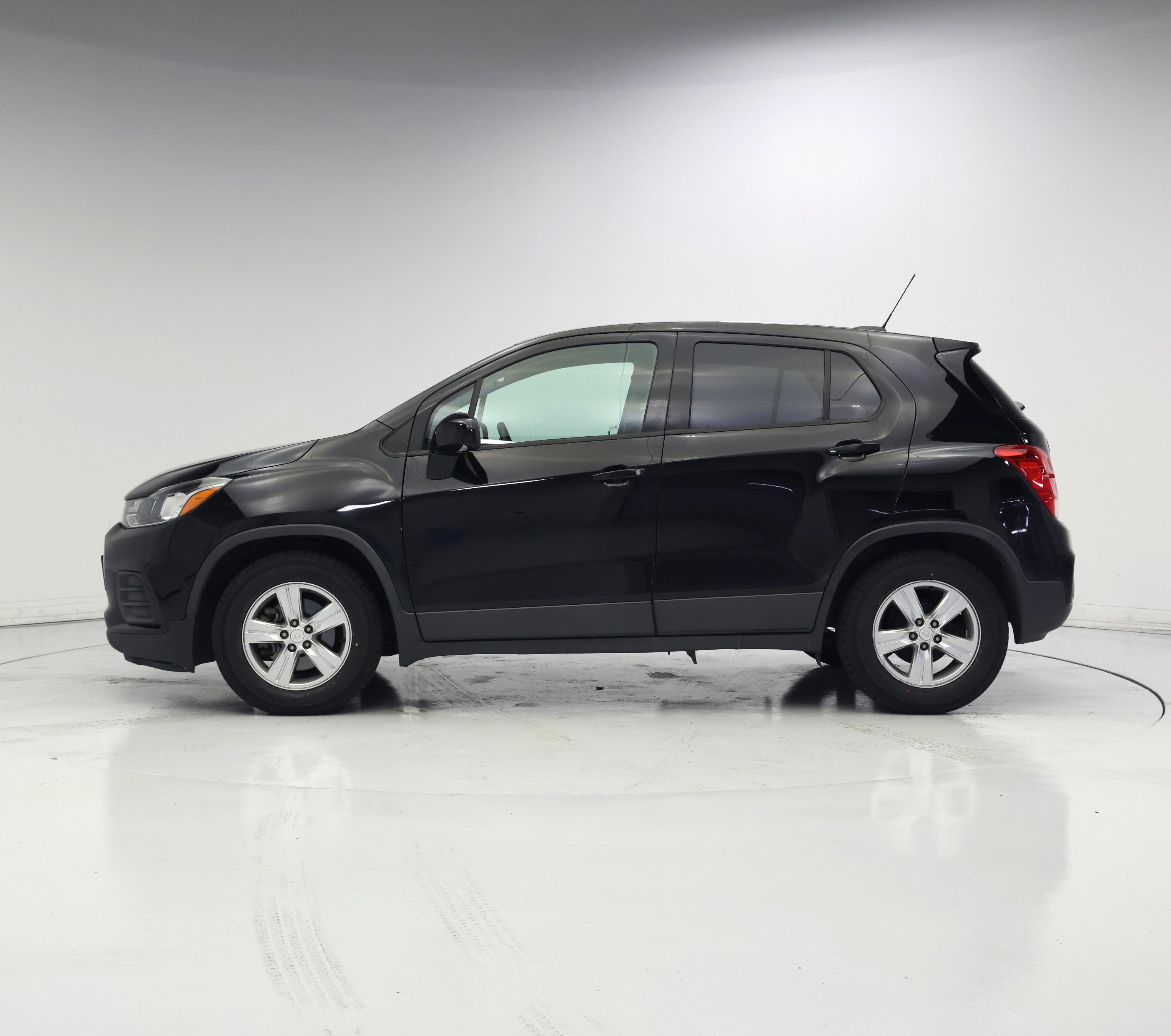 Thumbnail: 2020 Chevrolet Trax - 3