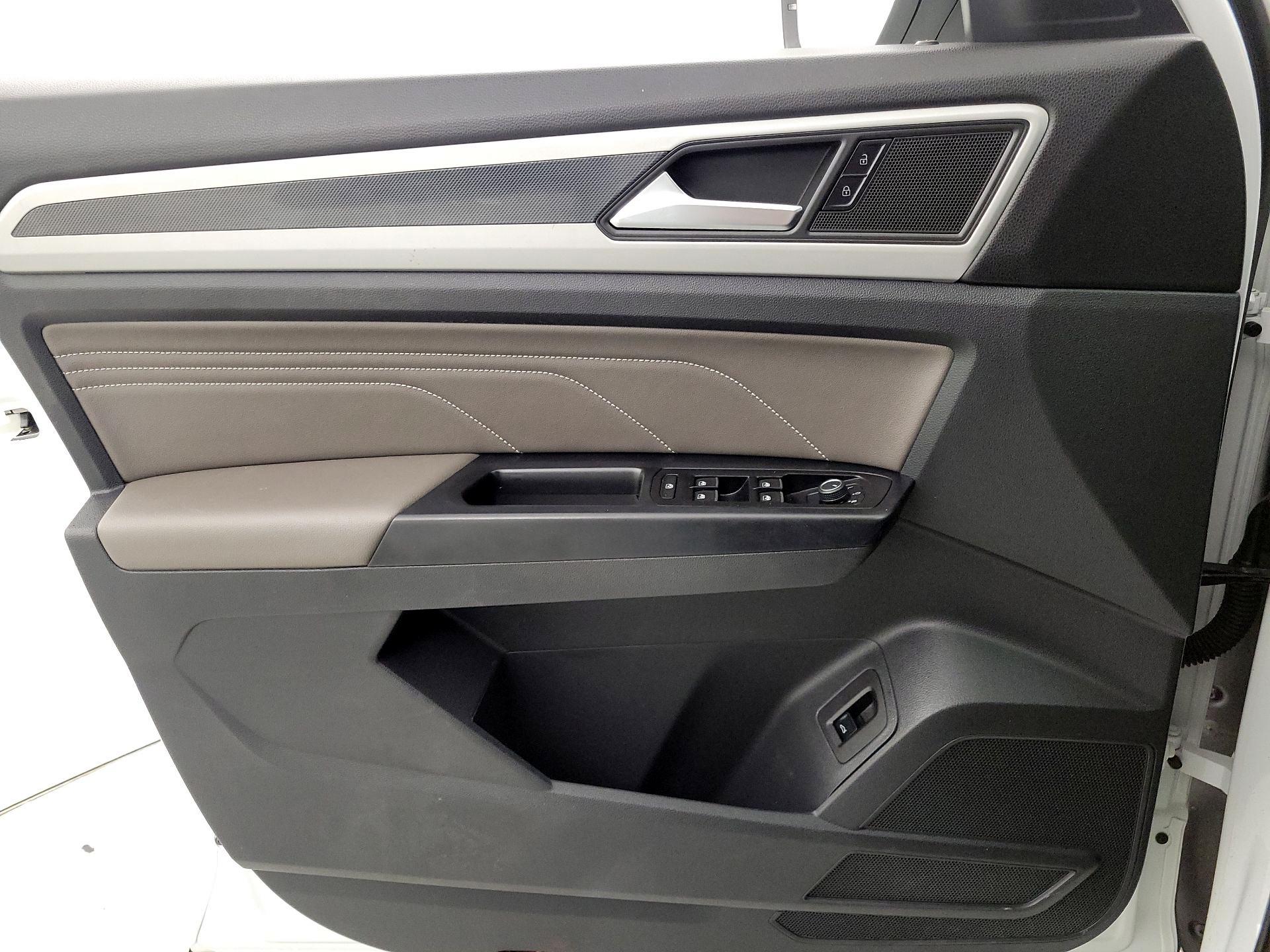 Thumbnail: 2021 Volkswagen Atlas - 12