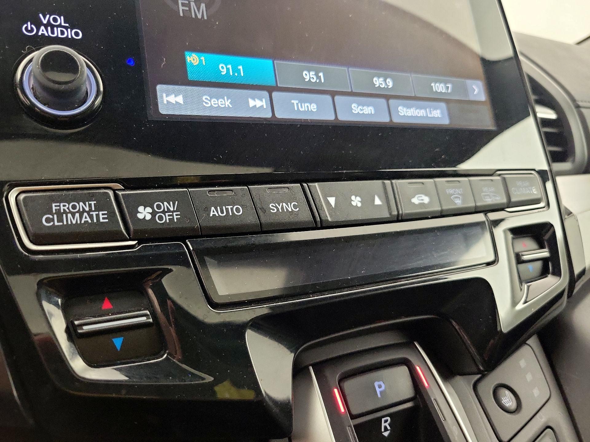 Thumbnail: 2019 Honda Odyssey - 16