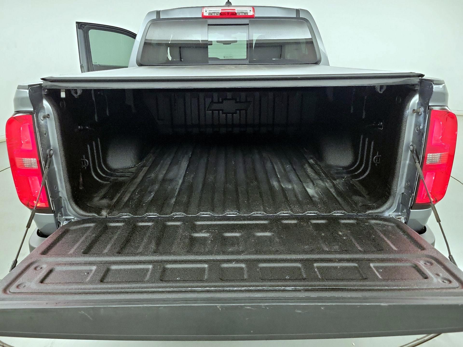 Thumbnail: 2022 Chevrolet Colorado - 18