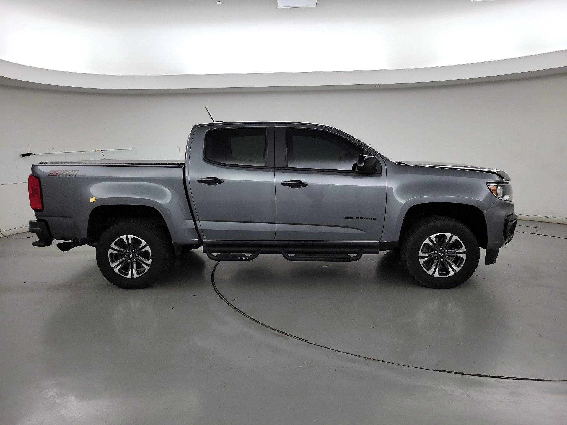 Thumbnail: 2022 Chevrolet Colorado - 4