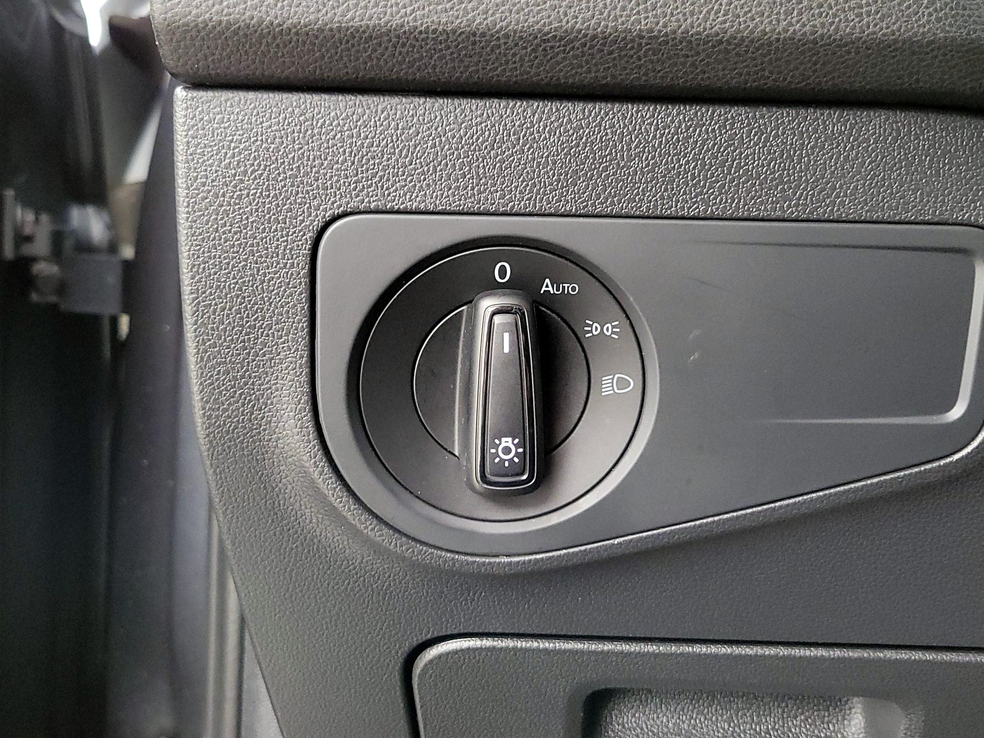 Thumbnail: 2019 Volkswagen Tiguan - 13
