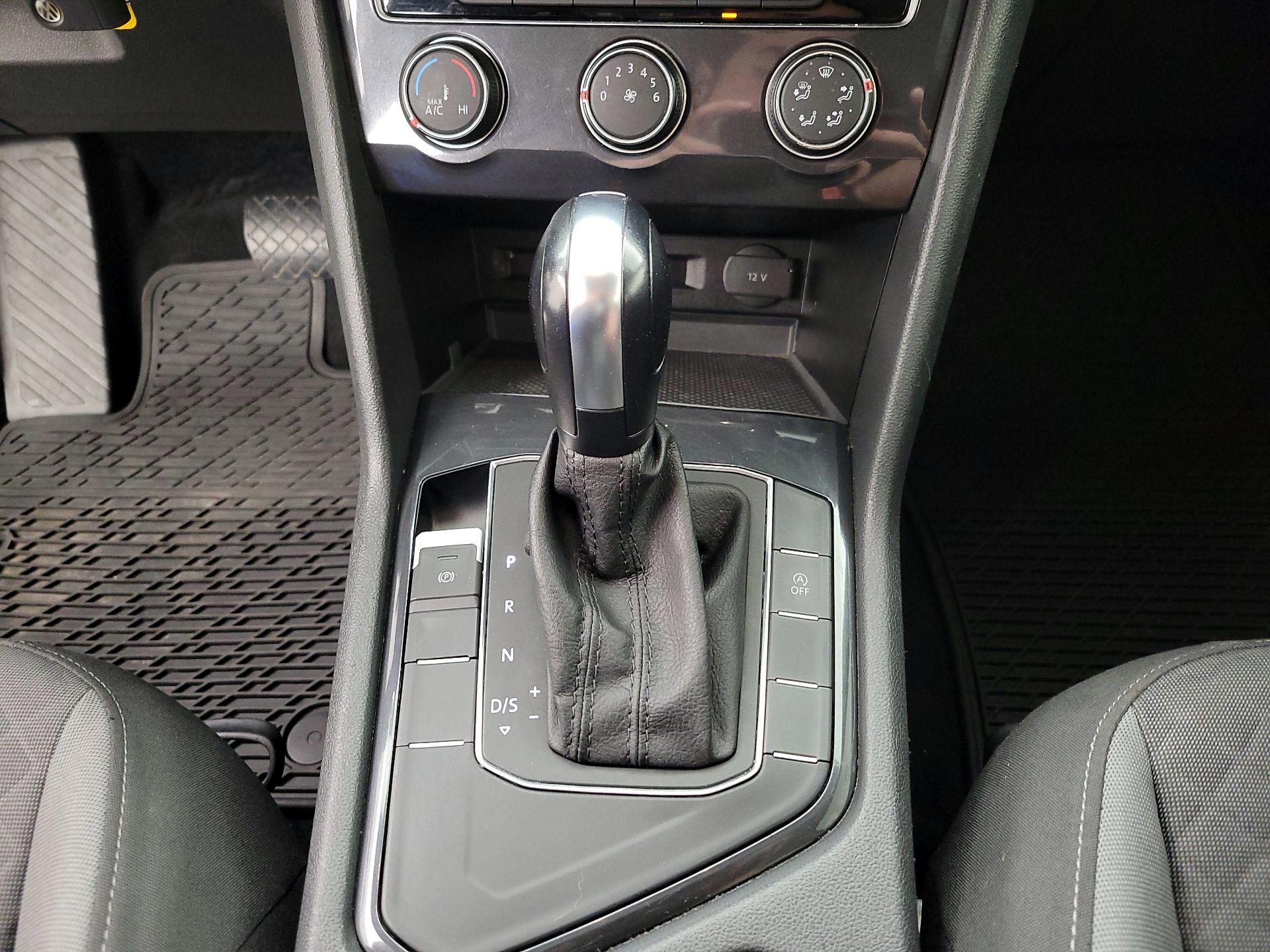 Thumbnail: 2019 Volkswagen Tiguan - 17