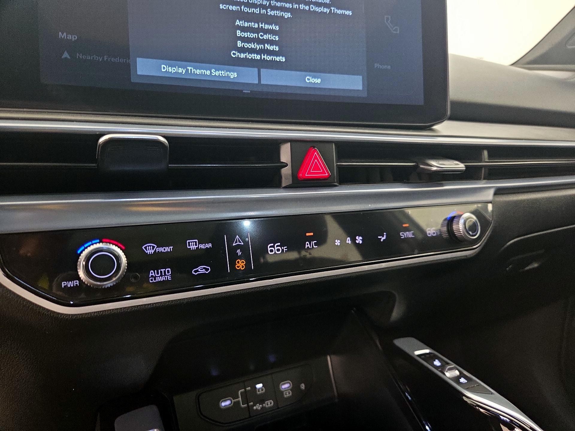 Thumbnail: 2024 Kia Sorento - 17