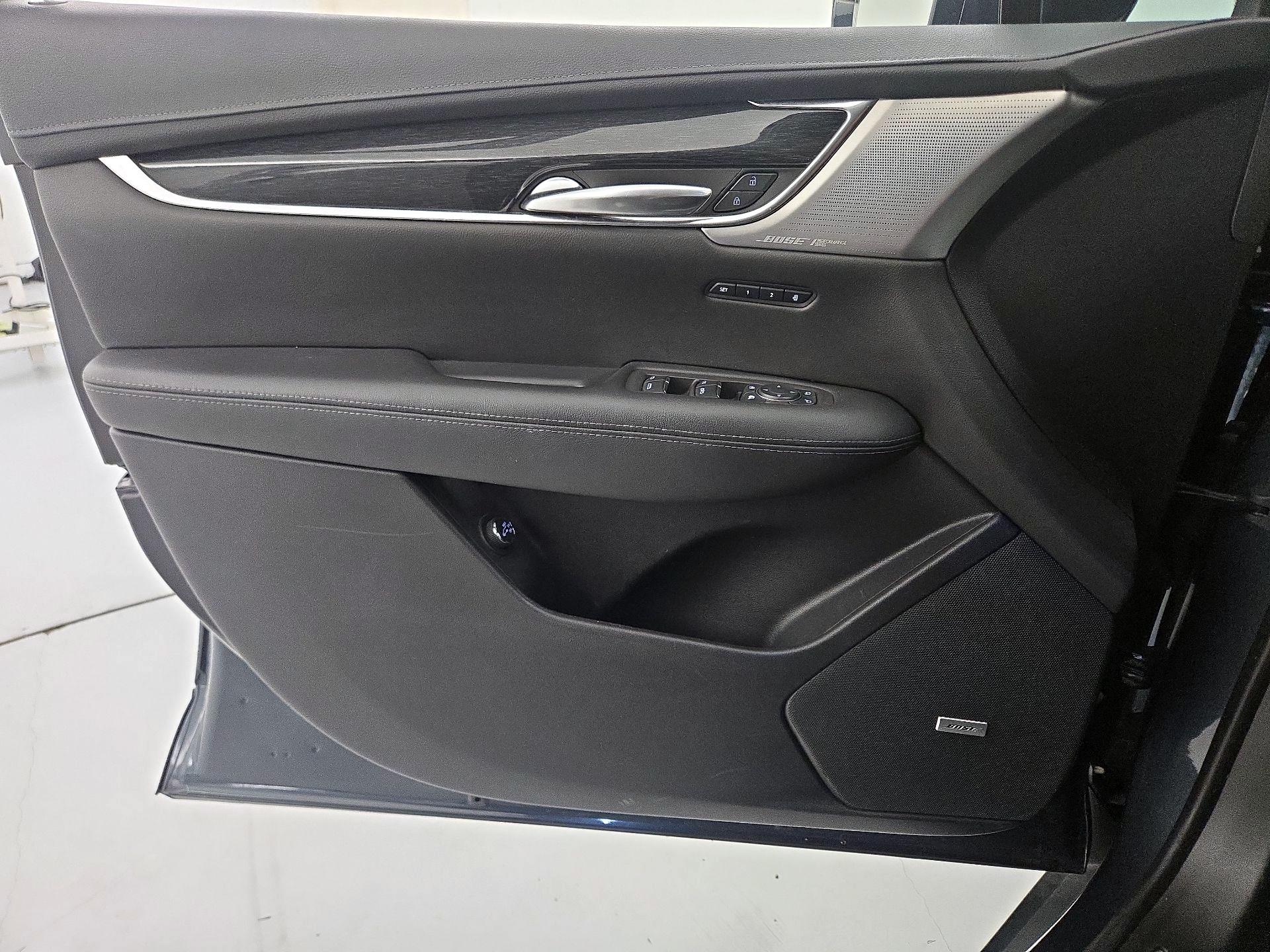 Thumbnail: 2020 Cadillac XT5 - 12