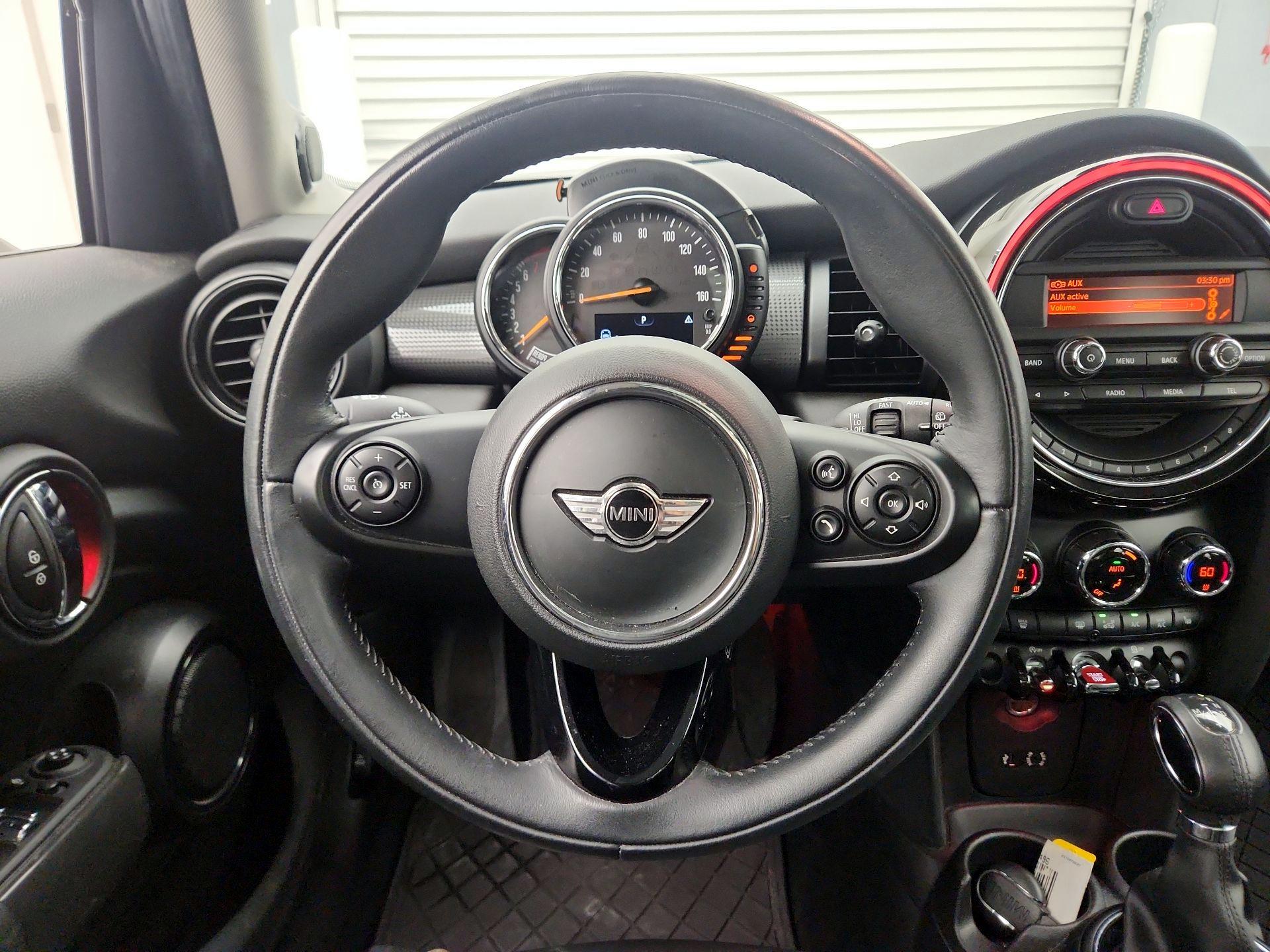 Thumbnail: 2016 MINI Cooper Hardtop - 10