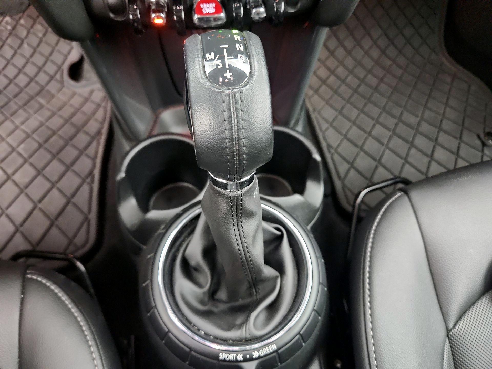 Thumbnail: 2016 MINI Cooper Hardtop - 14
