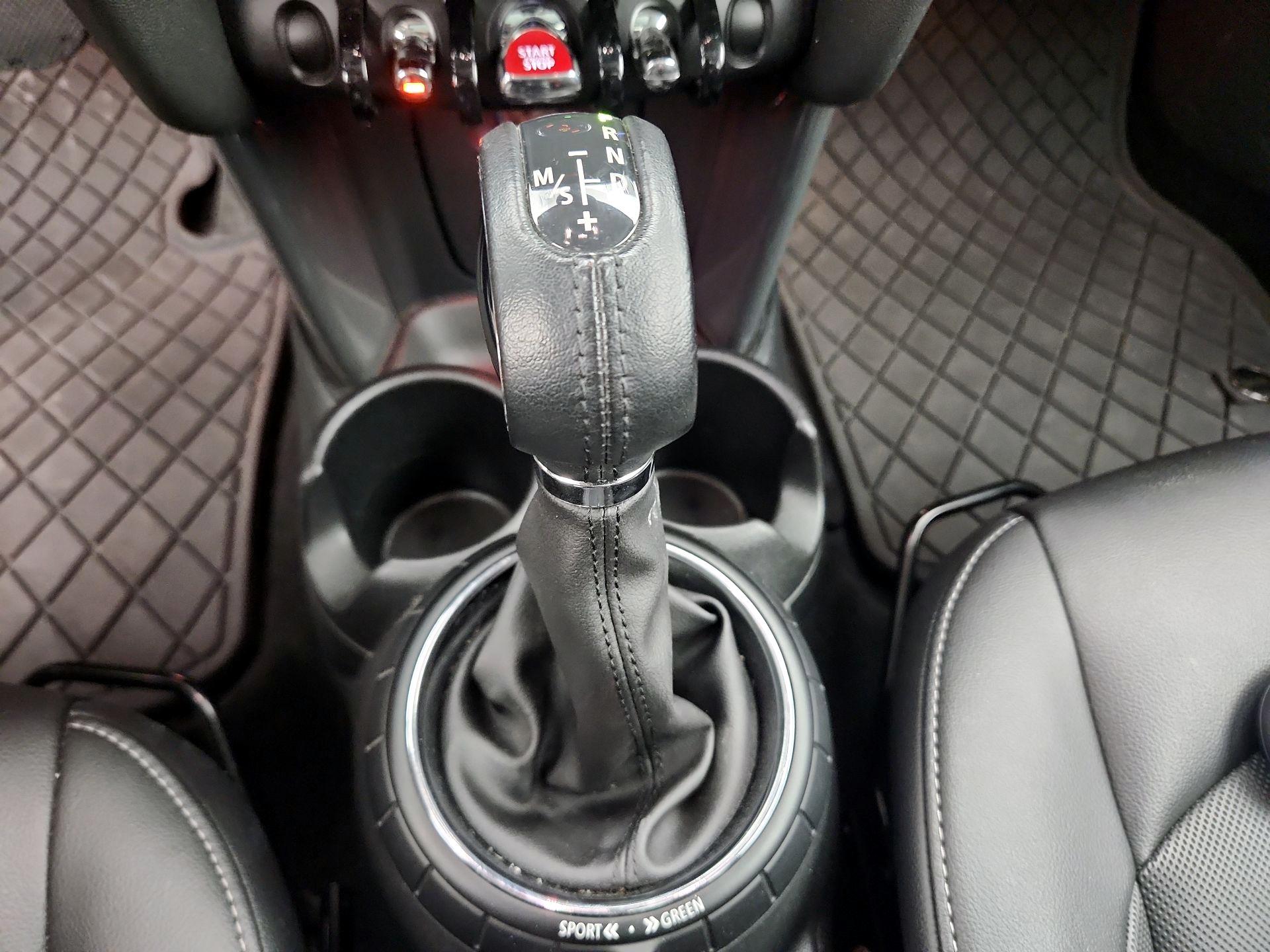 Thumbnail: 2016 MINI Cooper Hardtop - 15