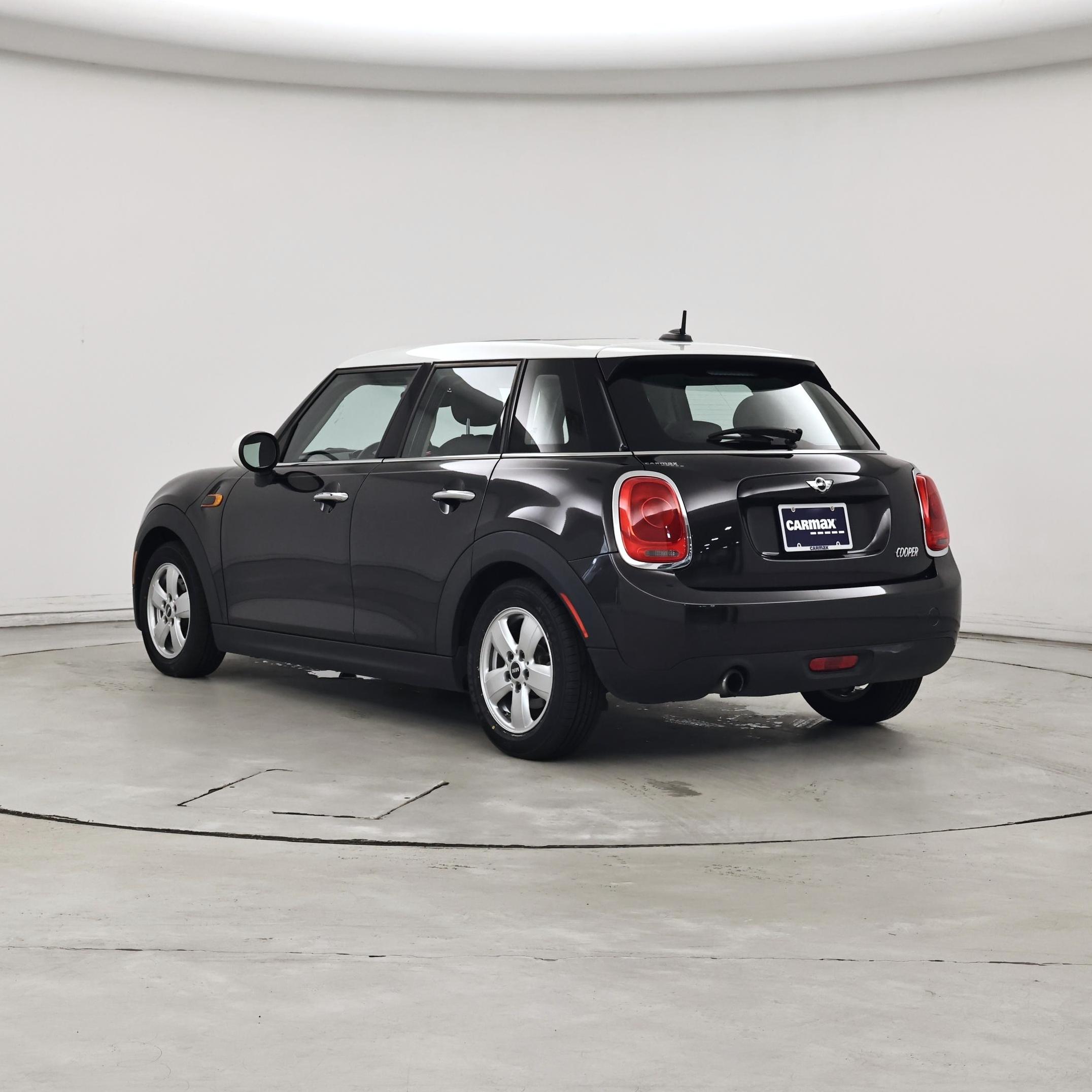Thumbnail: 2016 MINI Cooper Hardtop - 2