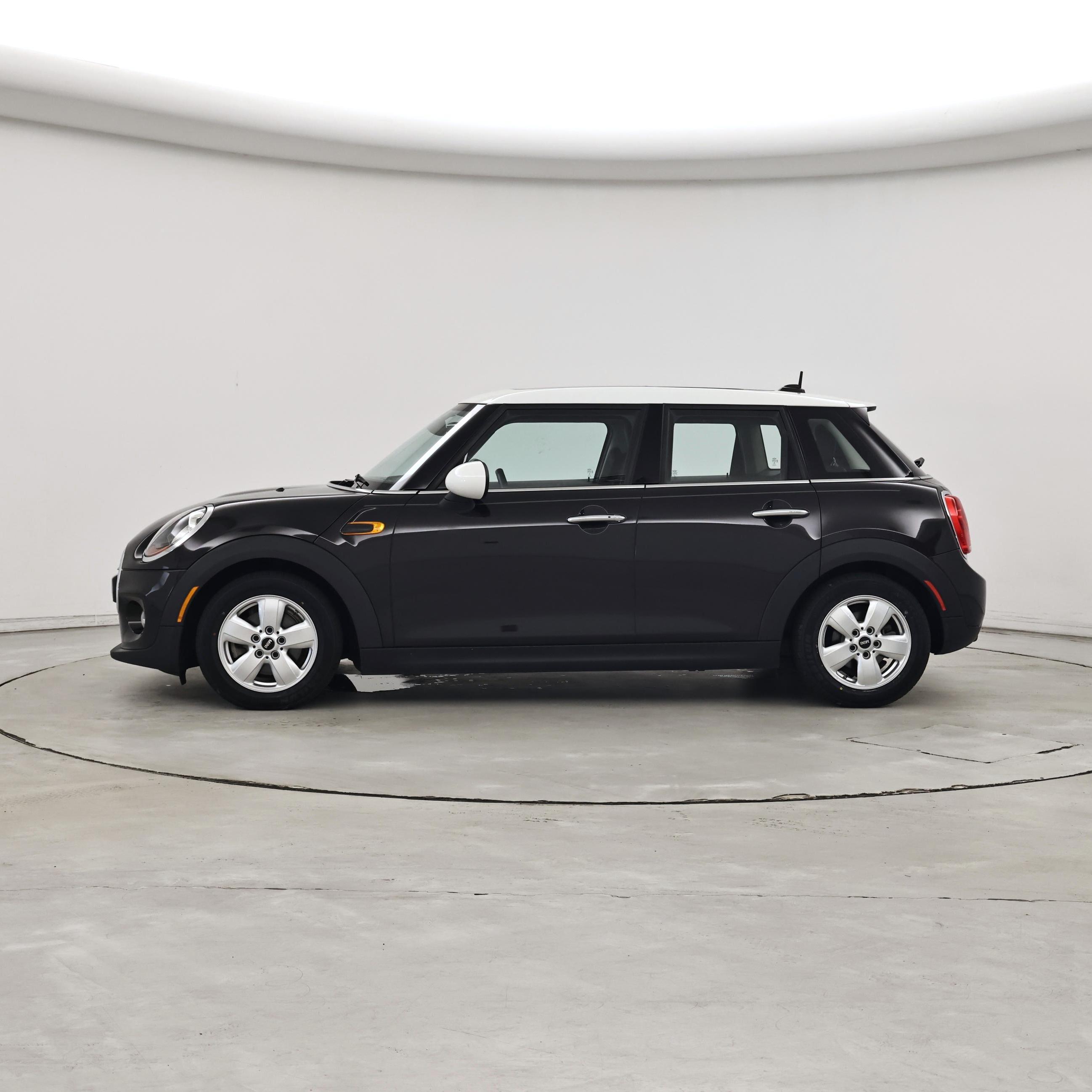 Thumbnail: 2016 MINI Cooper Hardtop - 3