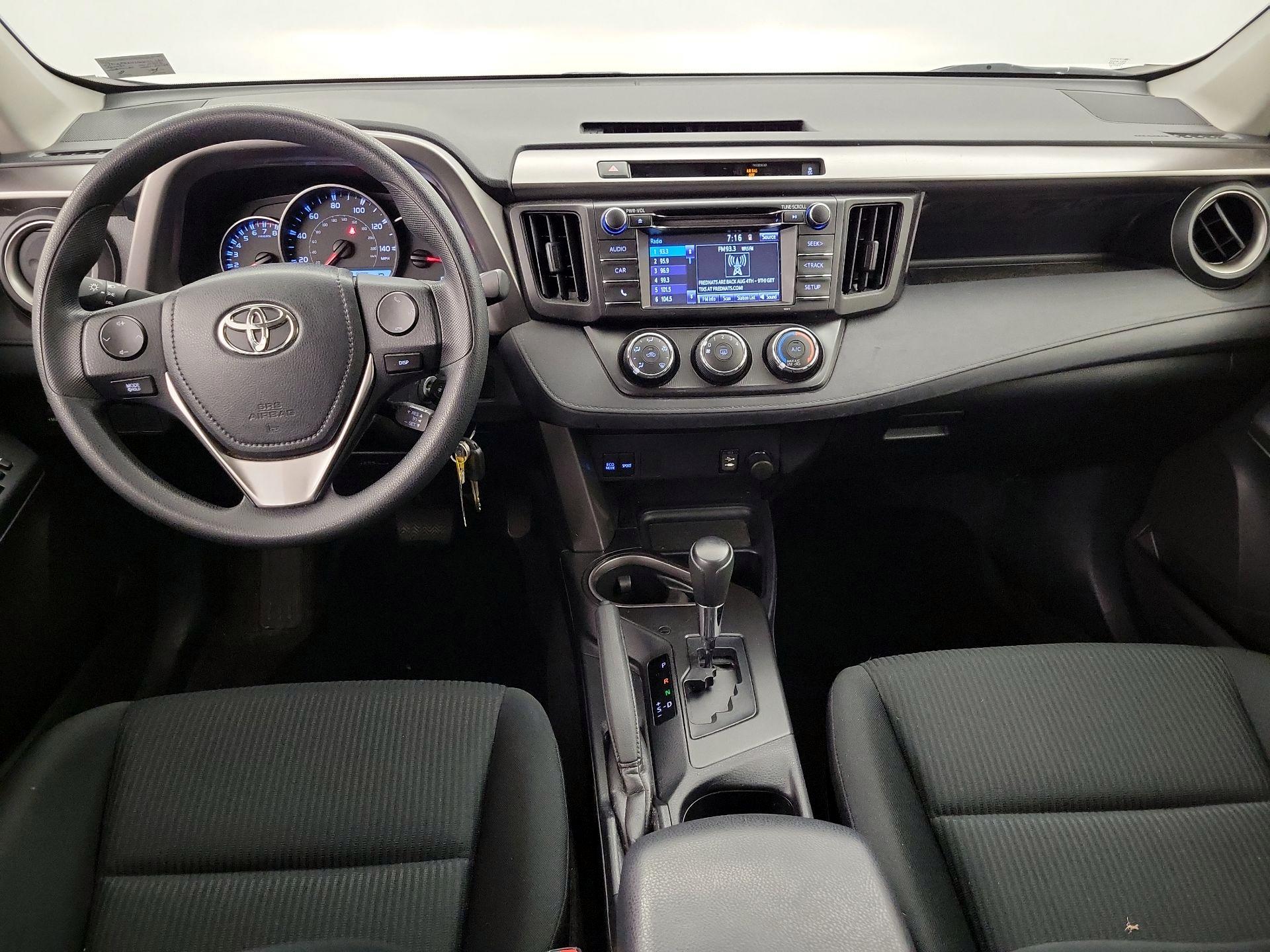 Thumbnail: 2016 Toyota RAV4 - 9