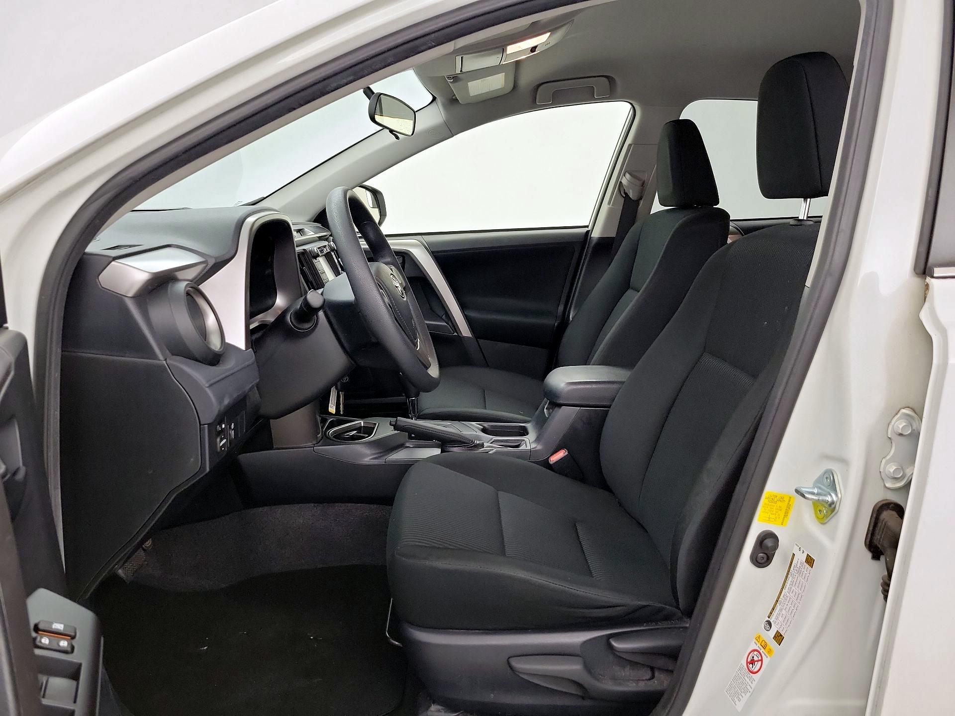 Thumbnail: 2016 Toyota RAV4 - 11