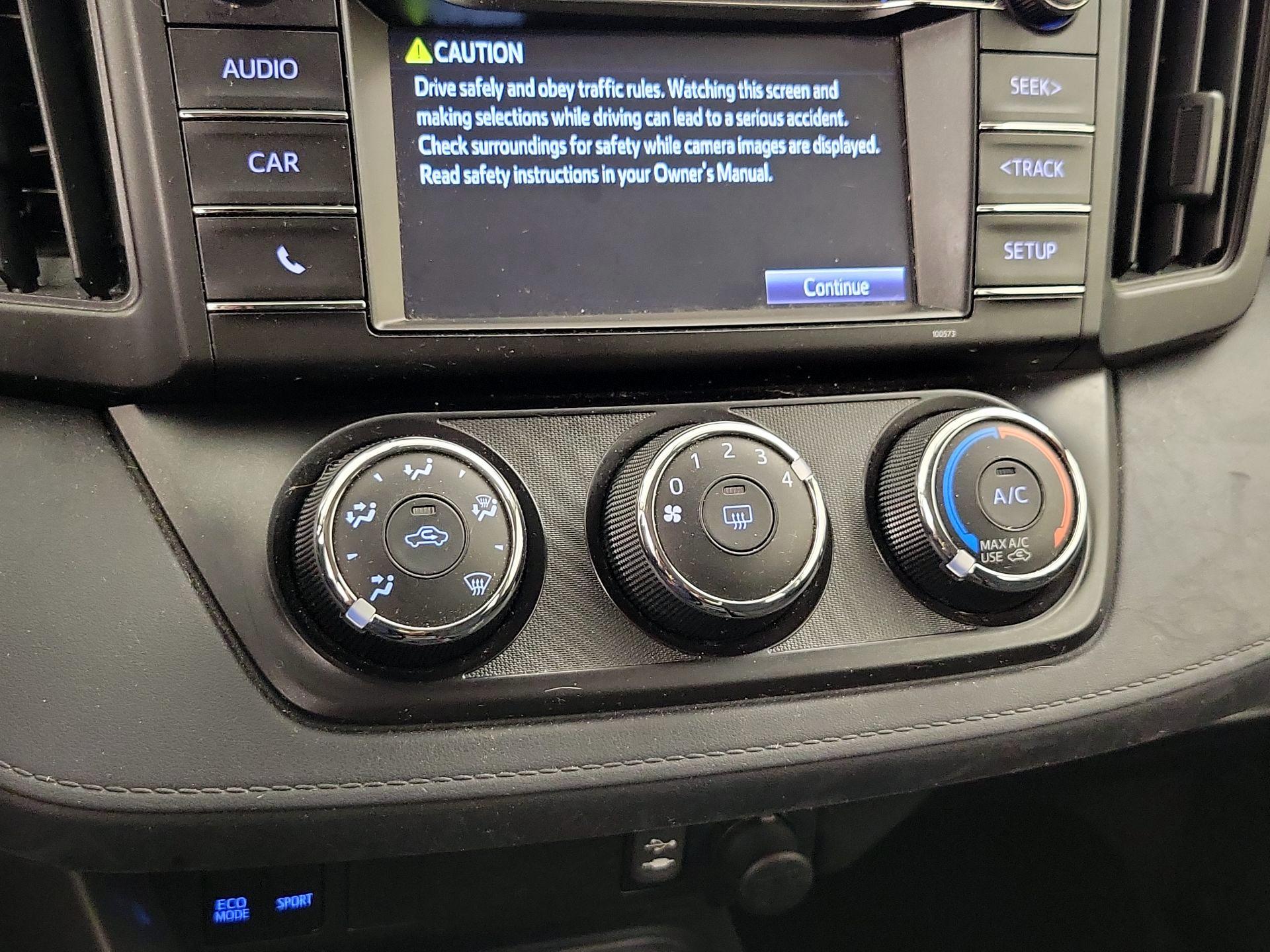Thumbnail: 2016 Toyota RAV4 - 16