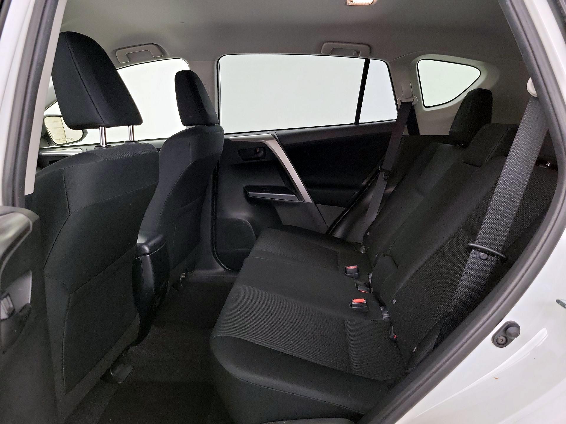 Thumbnail: 2016 Toyota RAV4 - 19