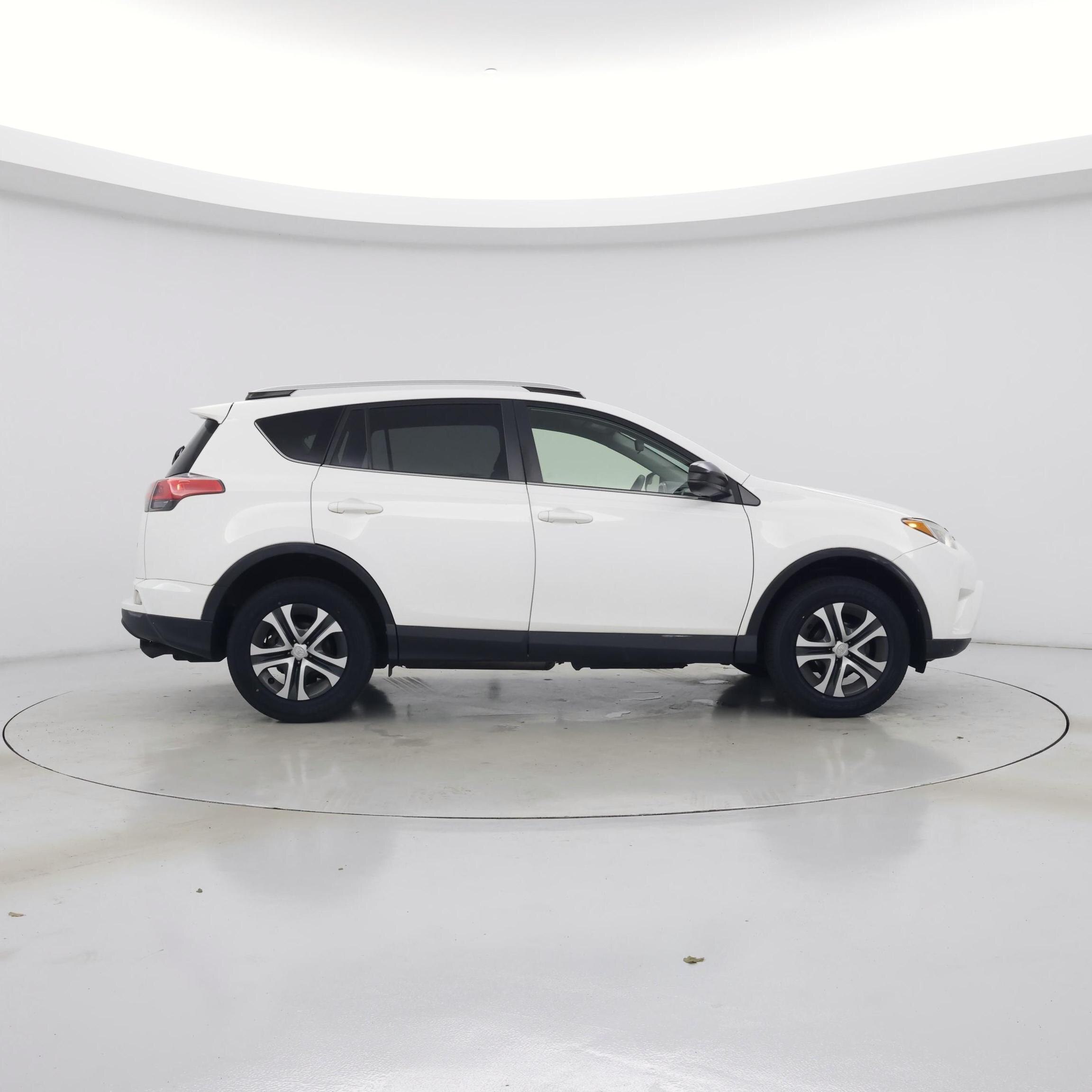 Thumbnail: 2016 Toyota RAV4 - 7