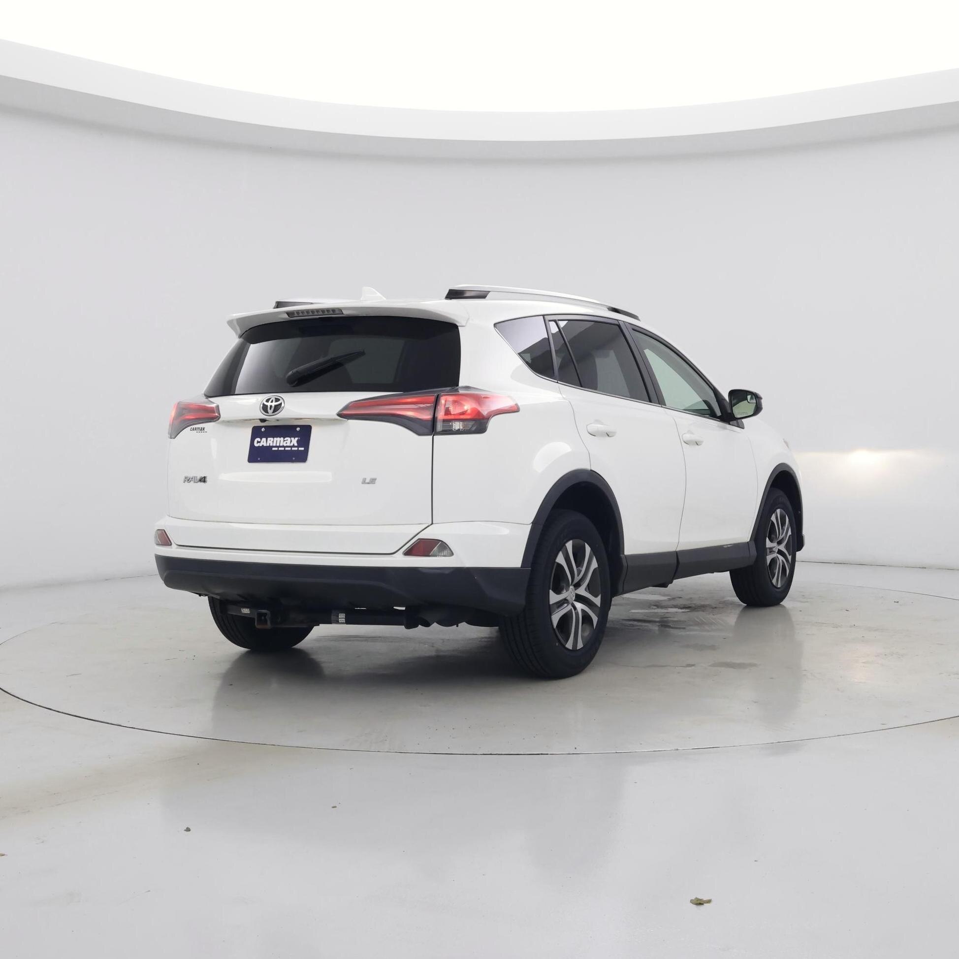 Thumbnail: 2016 Toyota RAV4 - 8