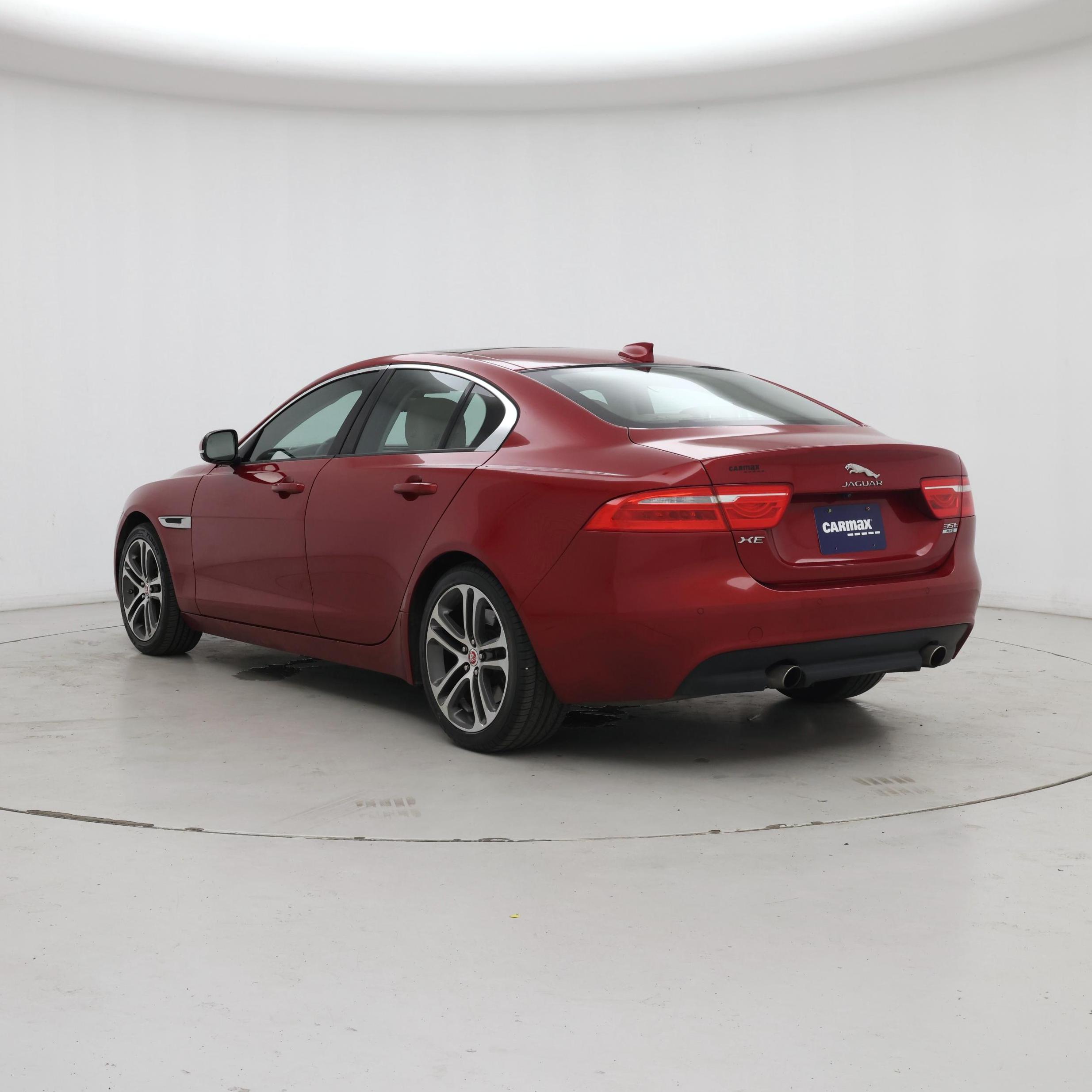 Thumbnail: 2017 Jaguar XE - 2