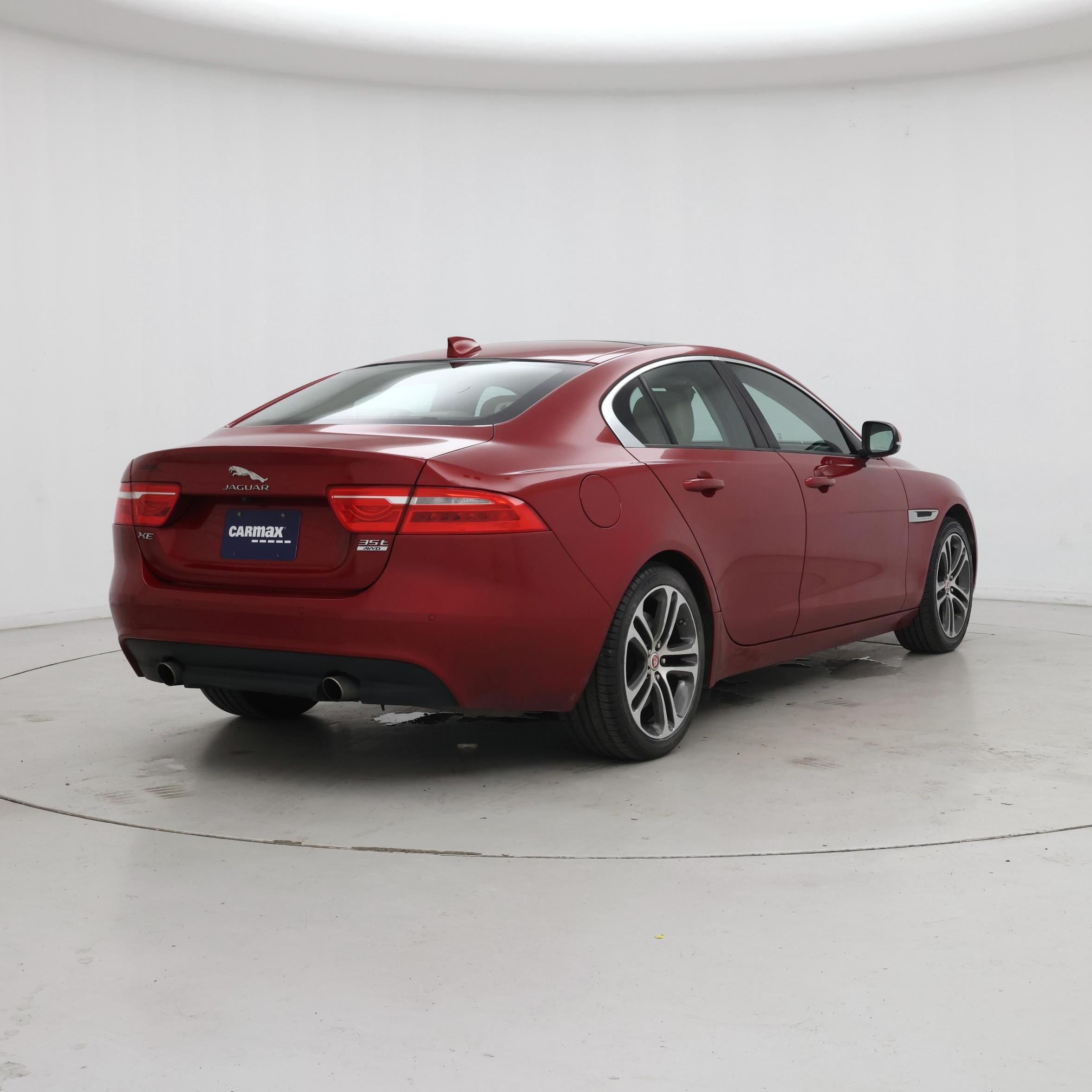 Thumbnail: 2017 Jaguar XE - 8