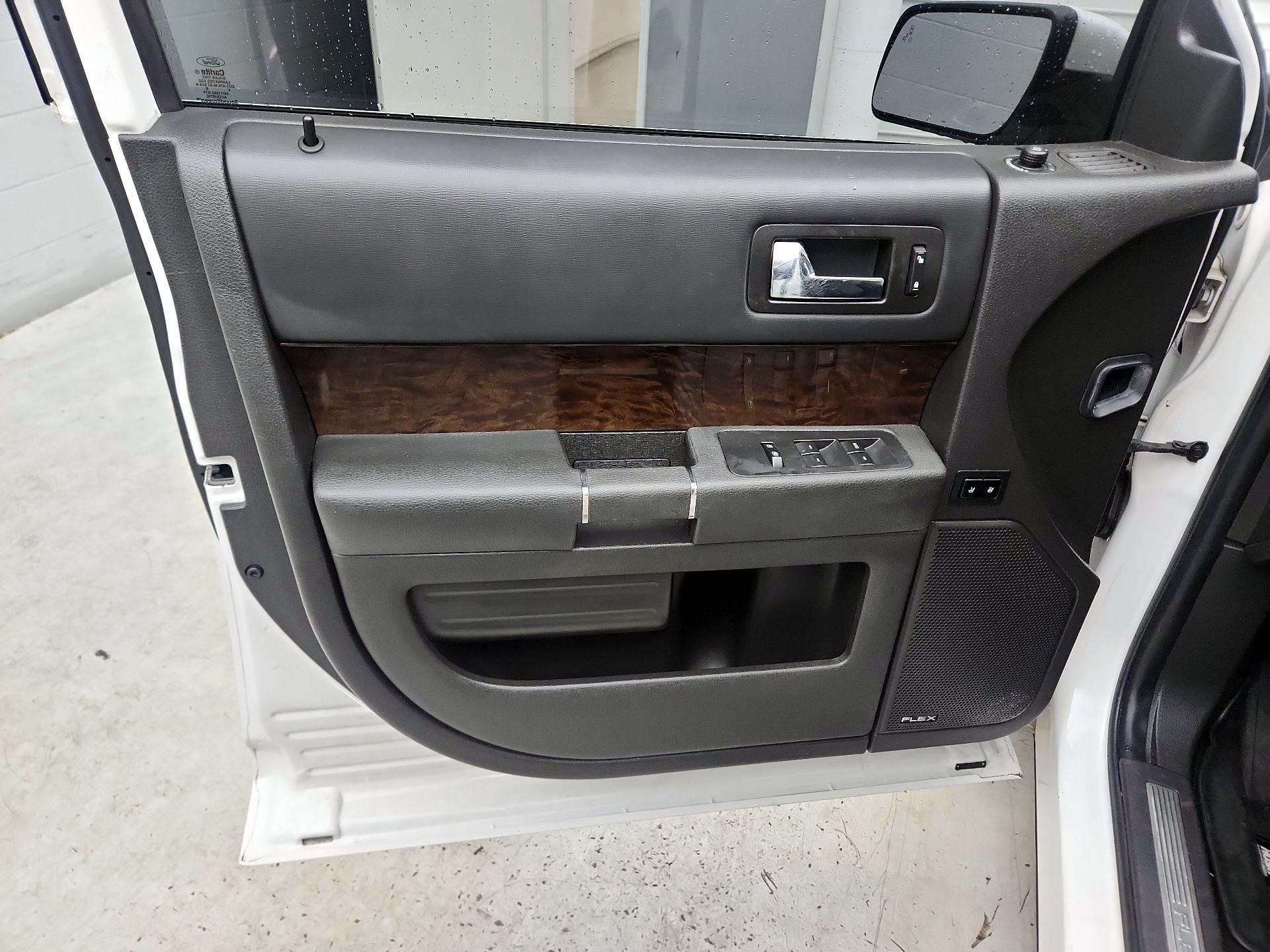 Thumbnail: 2014 Ford Flex - 12