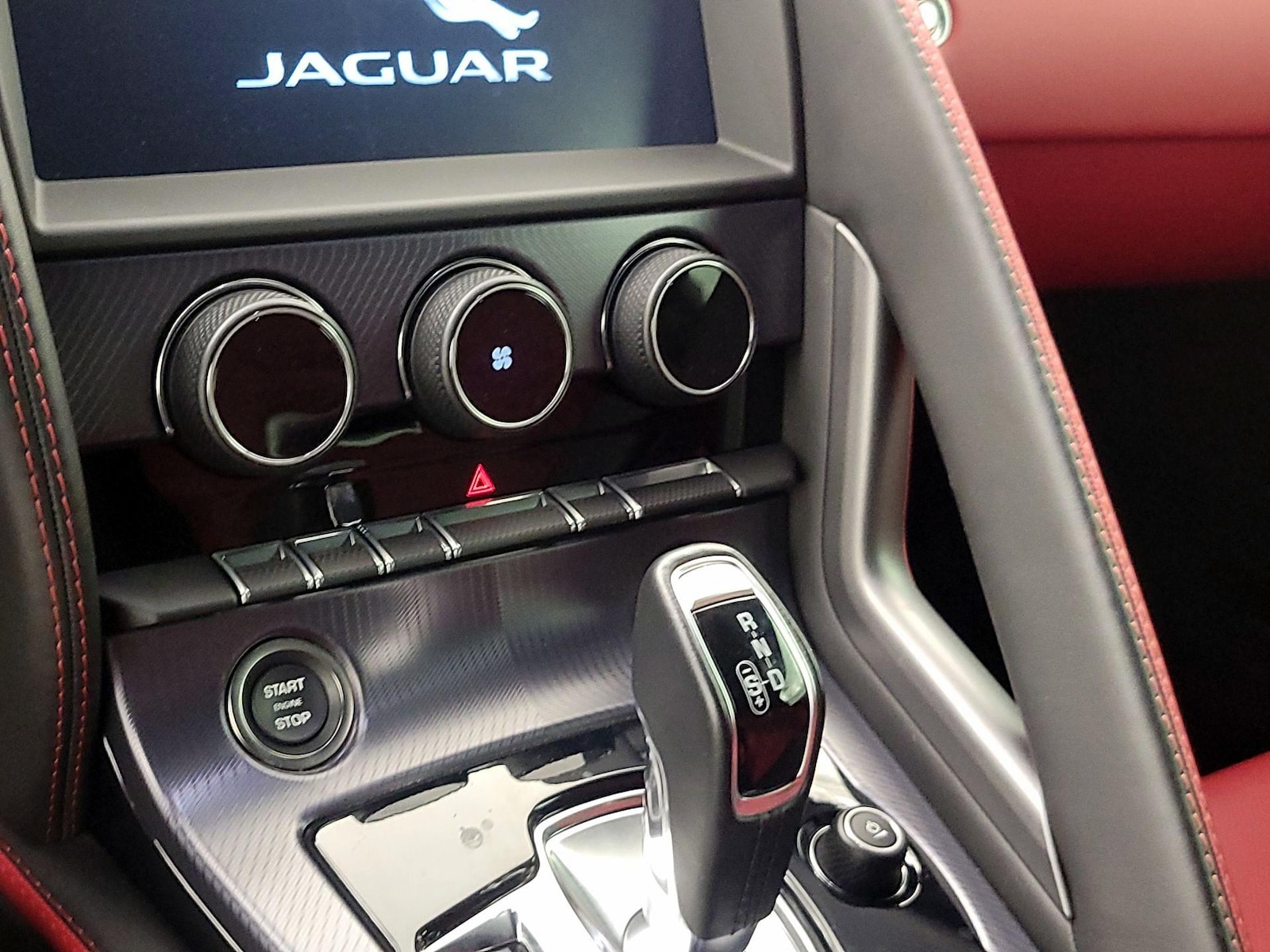 2024 Jaguar F-Type R-Dynamic - Photo 18