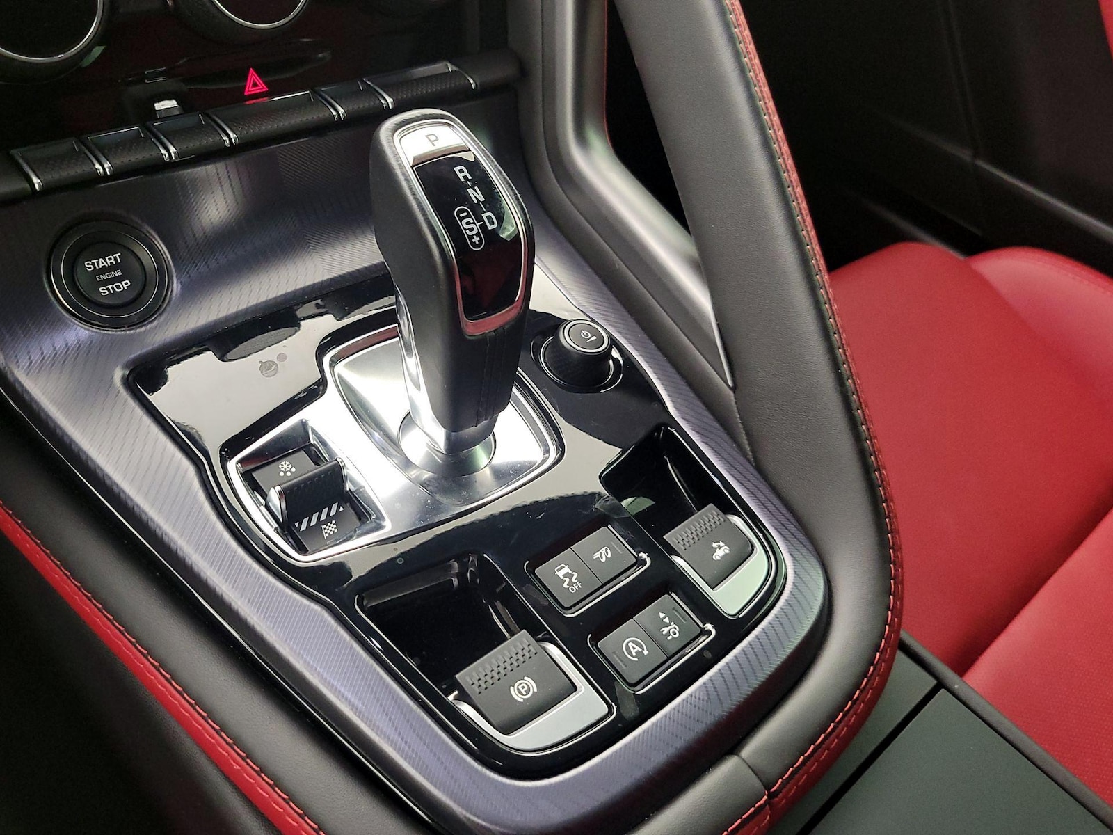 2024 Jaguar F-Type R-Dynamic - Photo 19
