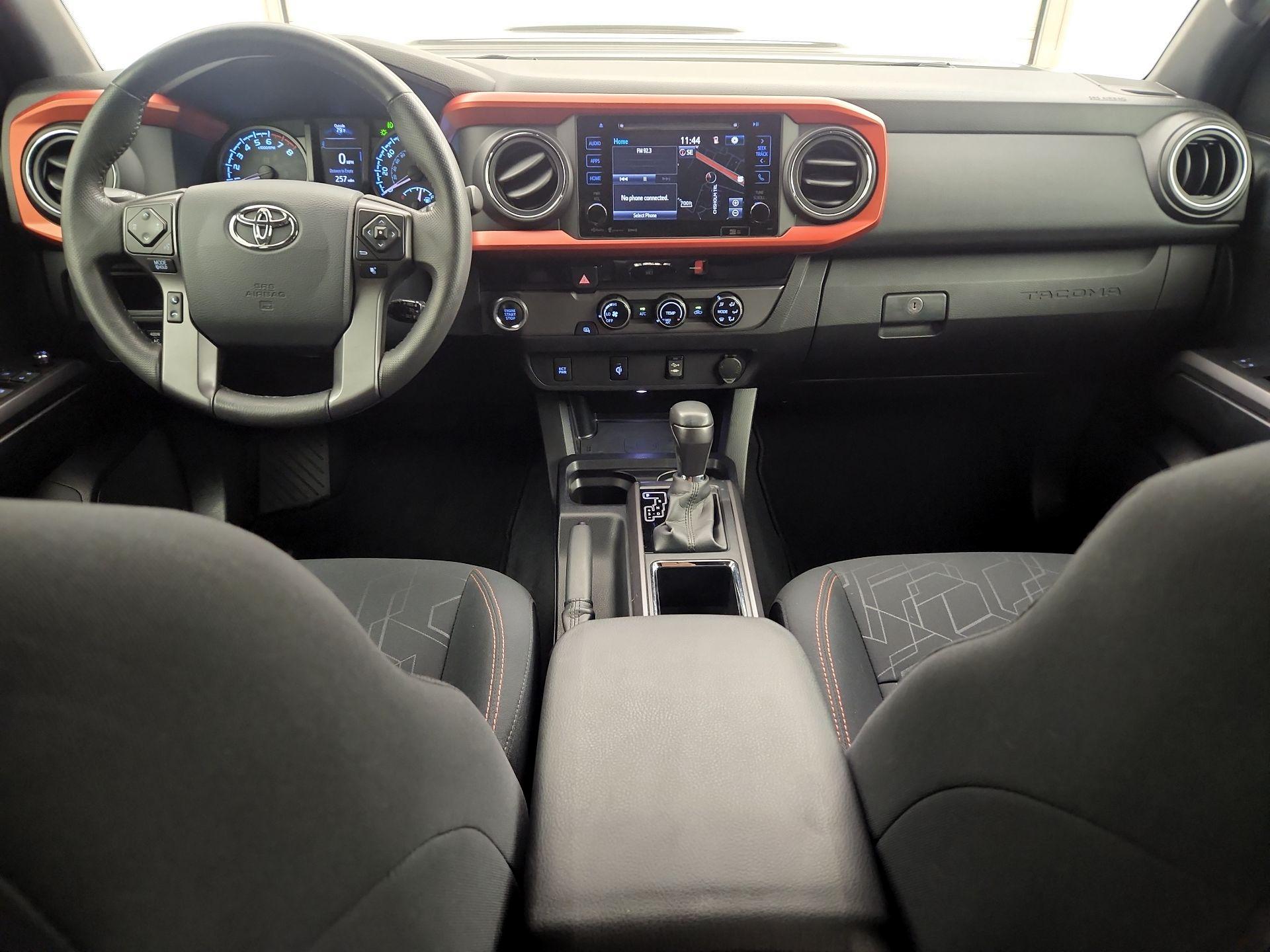 Thumbnail: 2017 Toyota Tacoma - 9