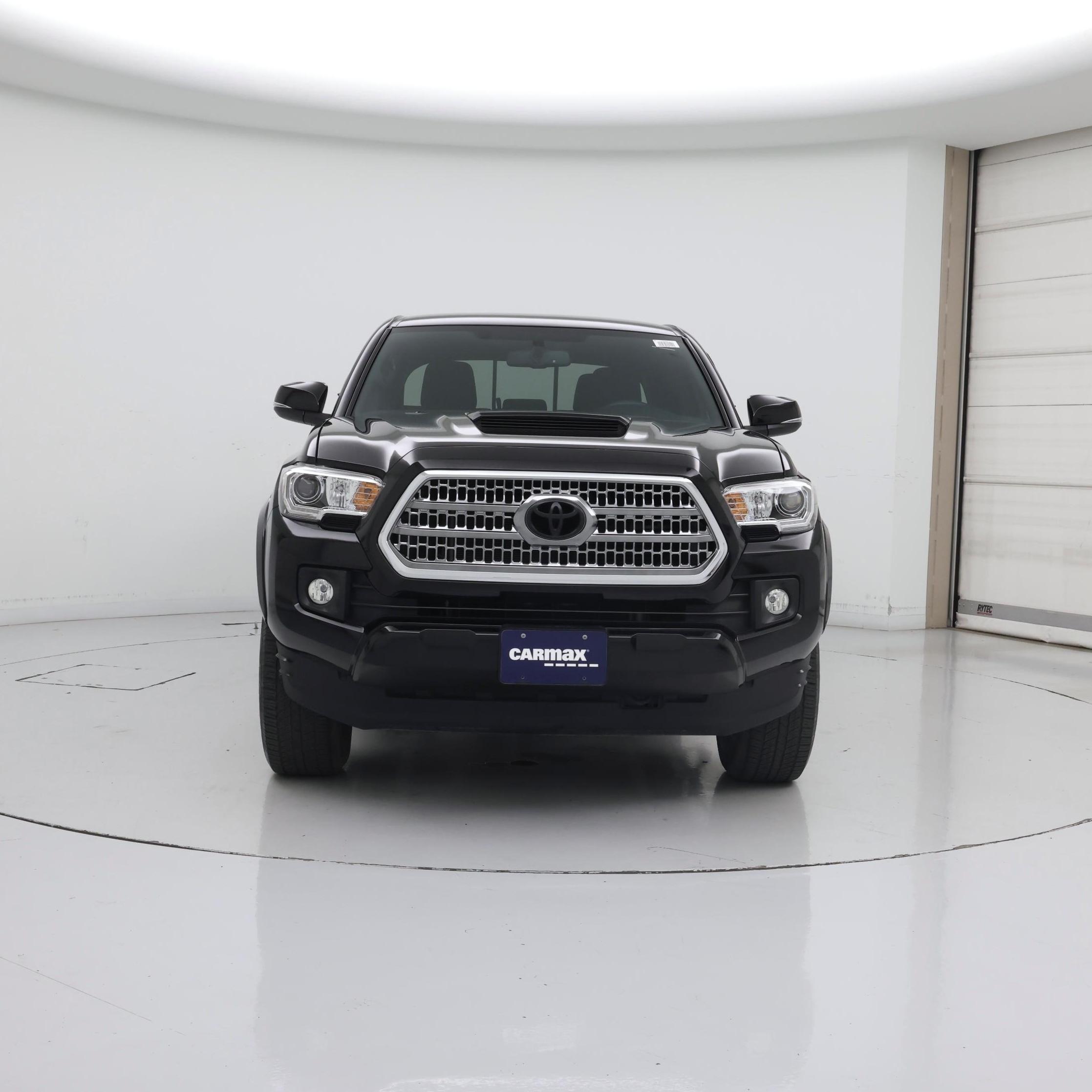 Thumbnail: 2017 Toyota Tacoma - 5
