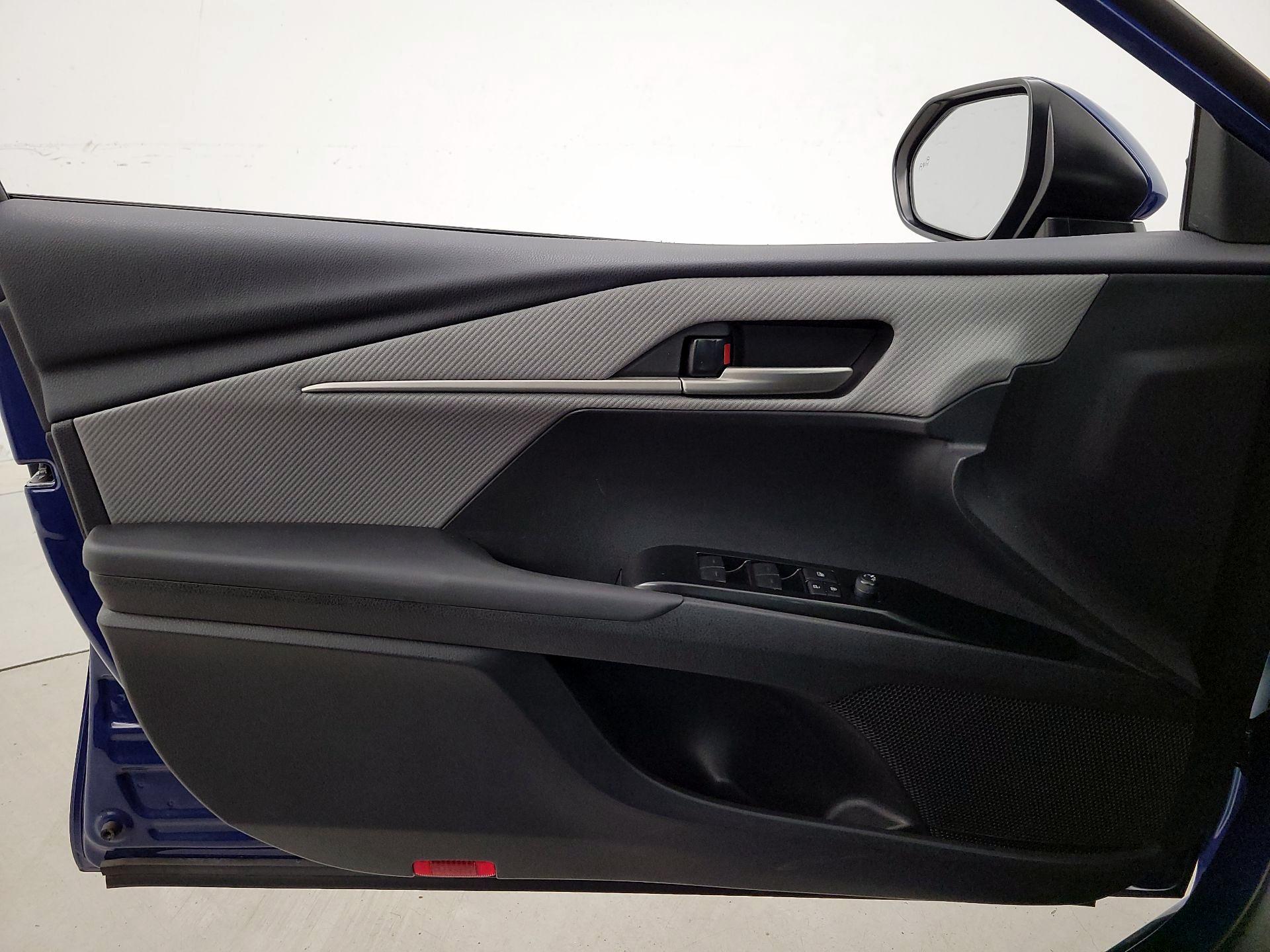 Thumbnail: 2025 Toyota Camry - 12