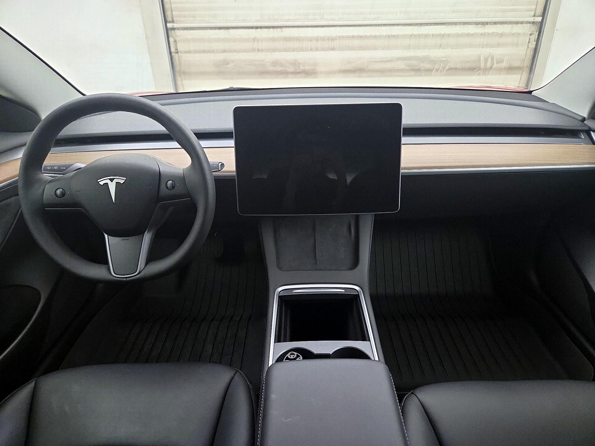 Thumbnail: 2023 Tesla Model 3 - 9