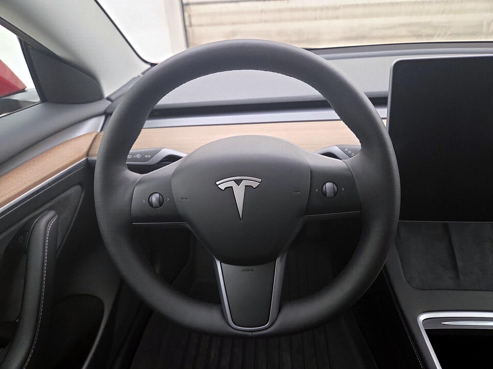 Thumbnail: 2023 Tesla Model 3 - 10