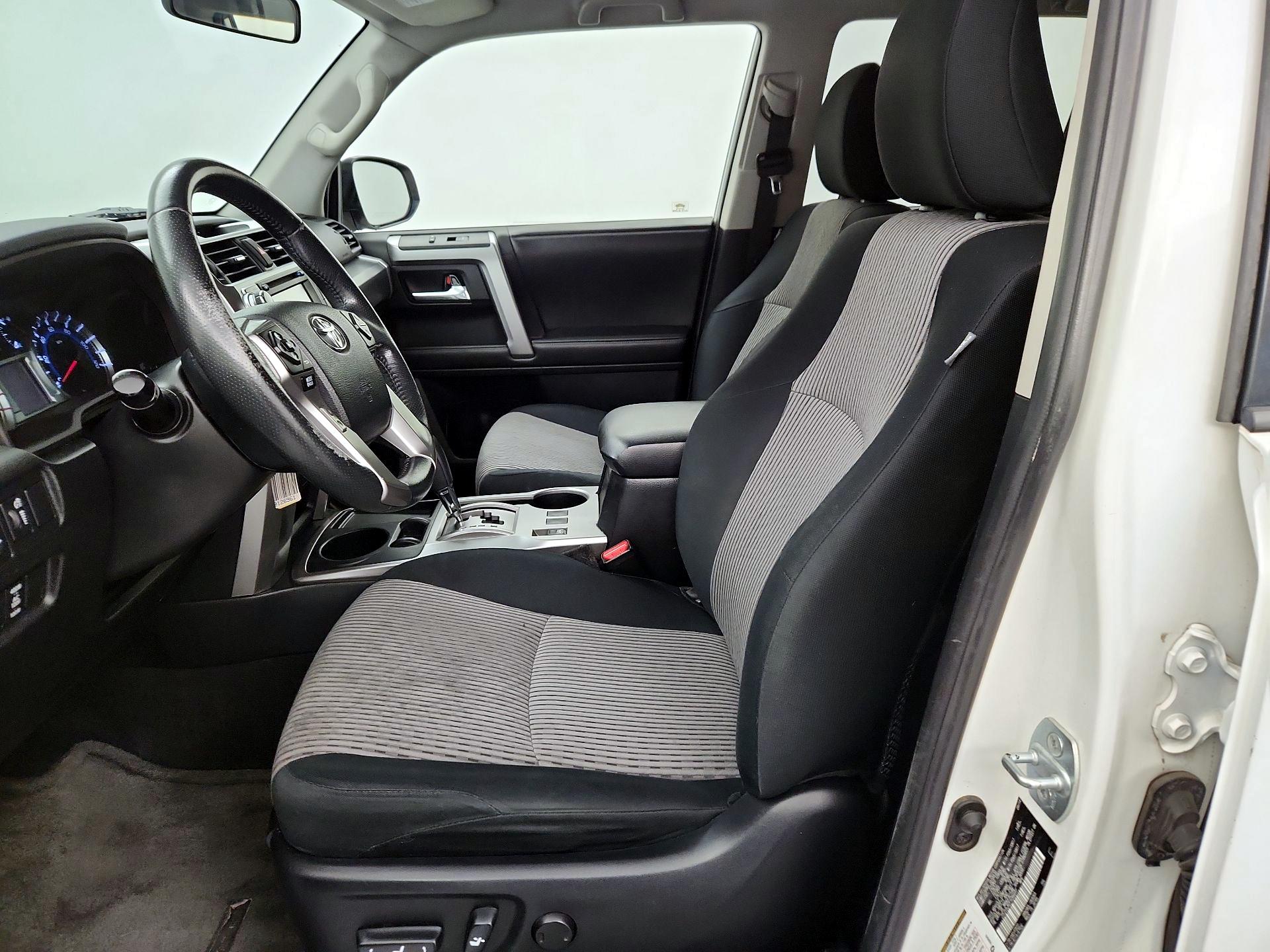 Thumbnail: 2015 Toyota 4Runner - 11