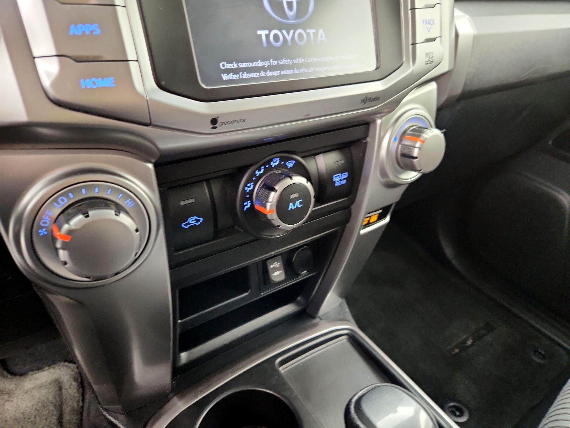 Thumbnail: 2015 Toyota 4Runner - 16