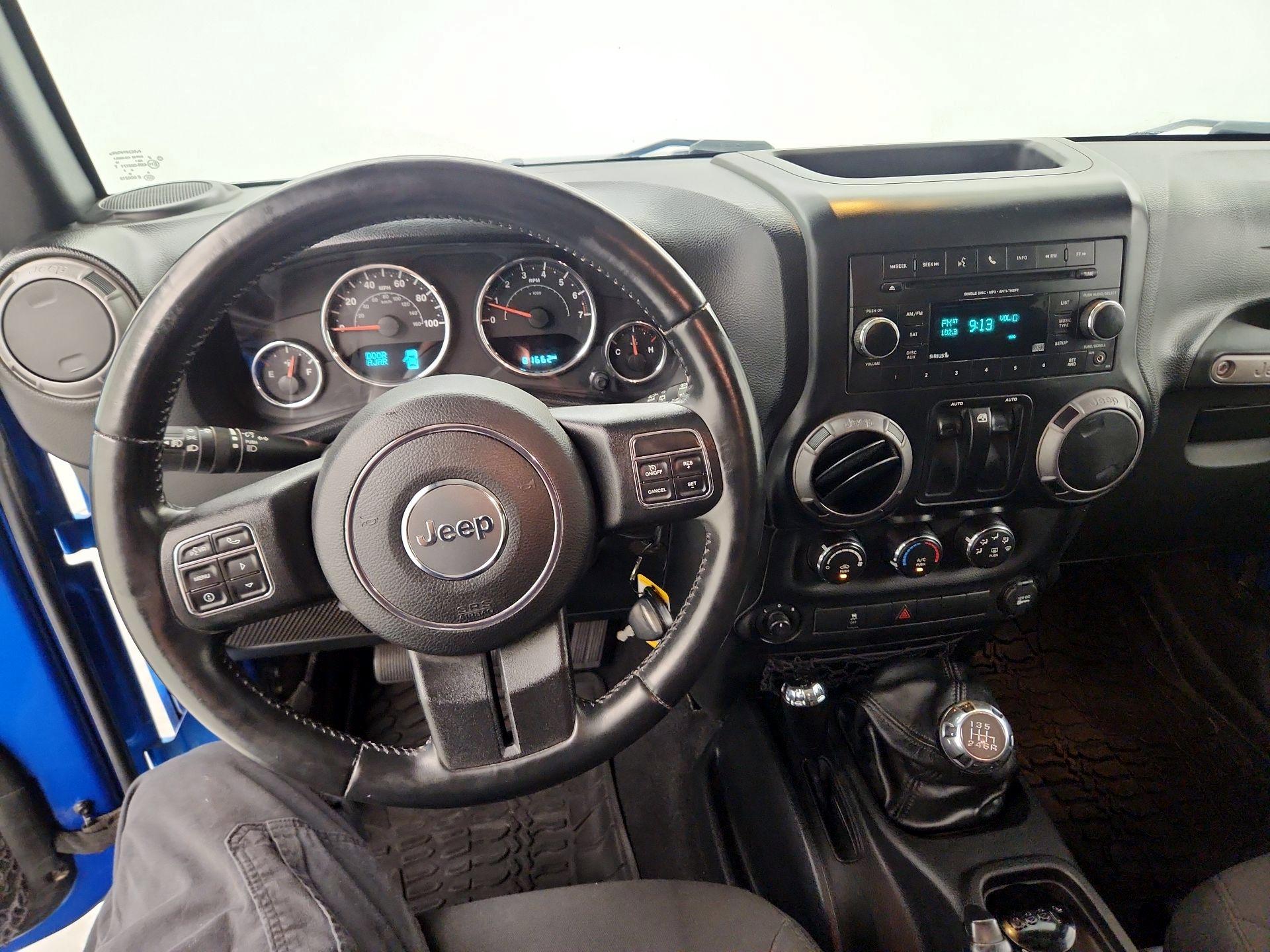 Thumbnail: 2015 Jeep Wrangler - 9