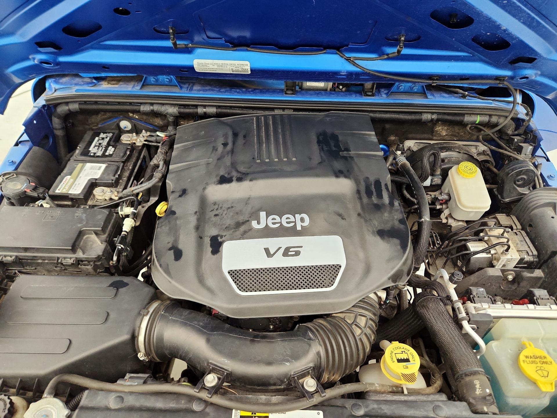 Thumbnail: 2015 Jeep Wrangler - 18