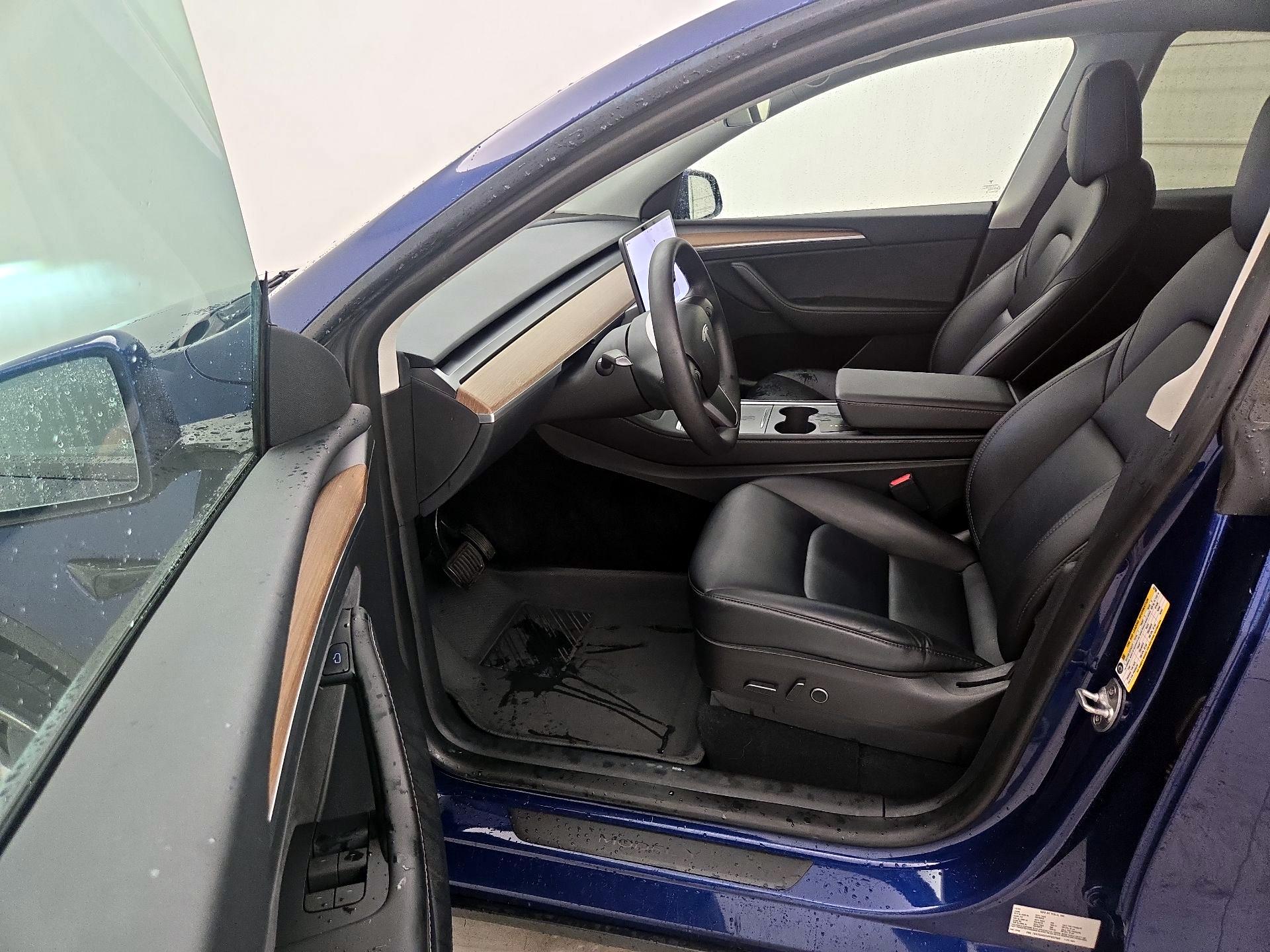 Thumbnail: 2023 Tesla Model Y - 11