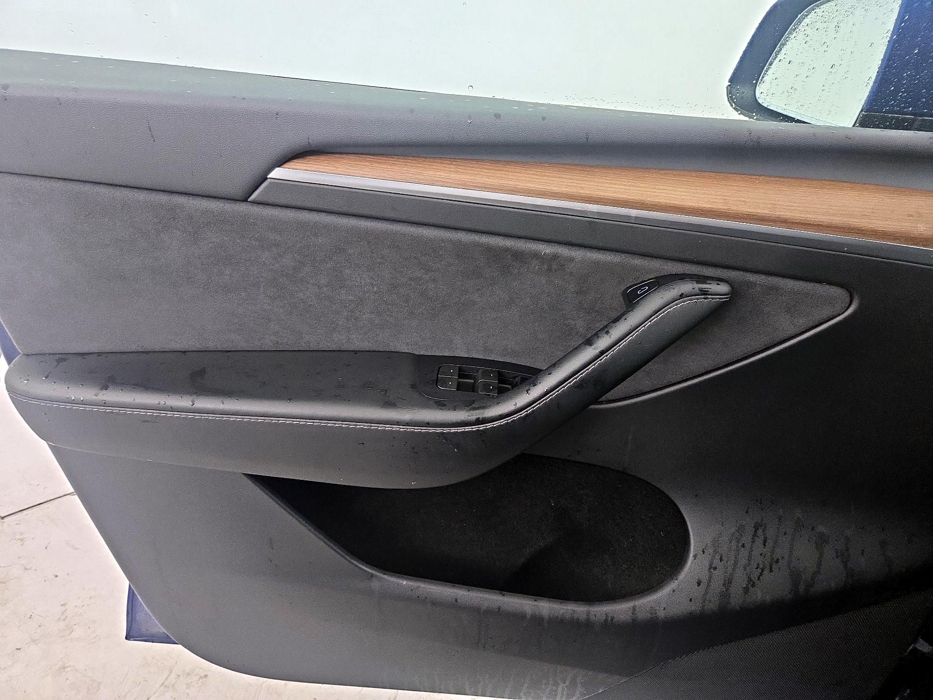 Thumbnail: 2023 Tesla Model Y - 12