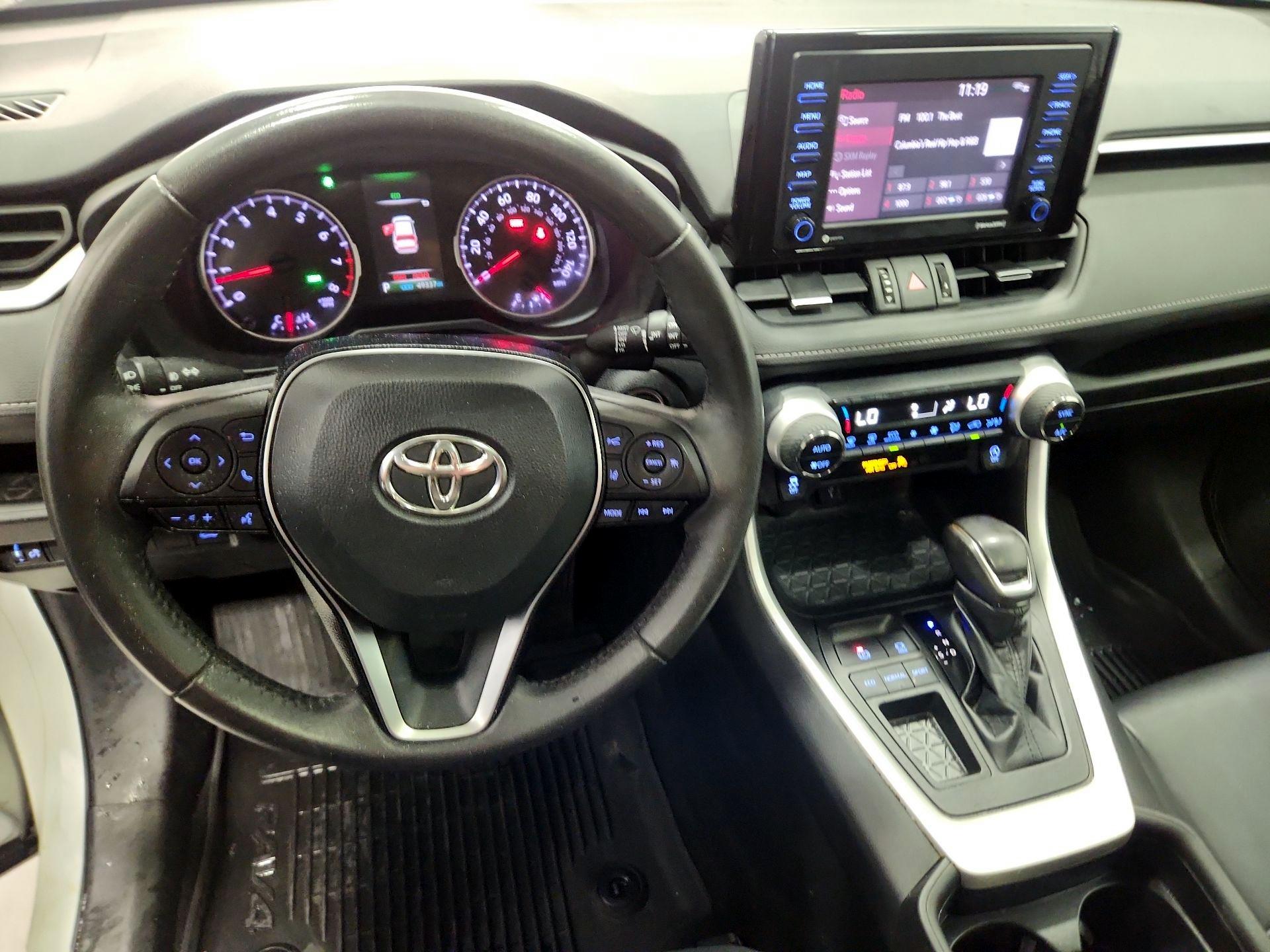 Thumbnail: 2021 Toyota RAV4 - 9