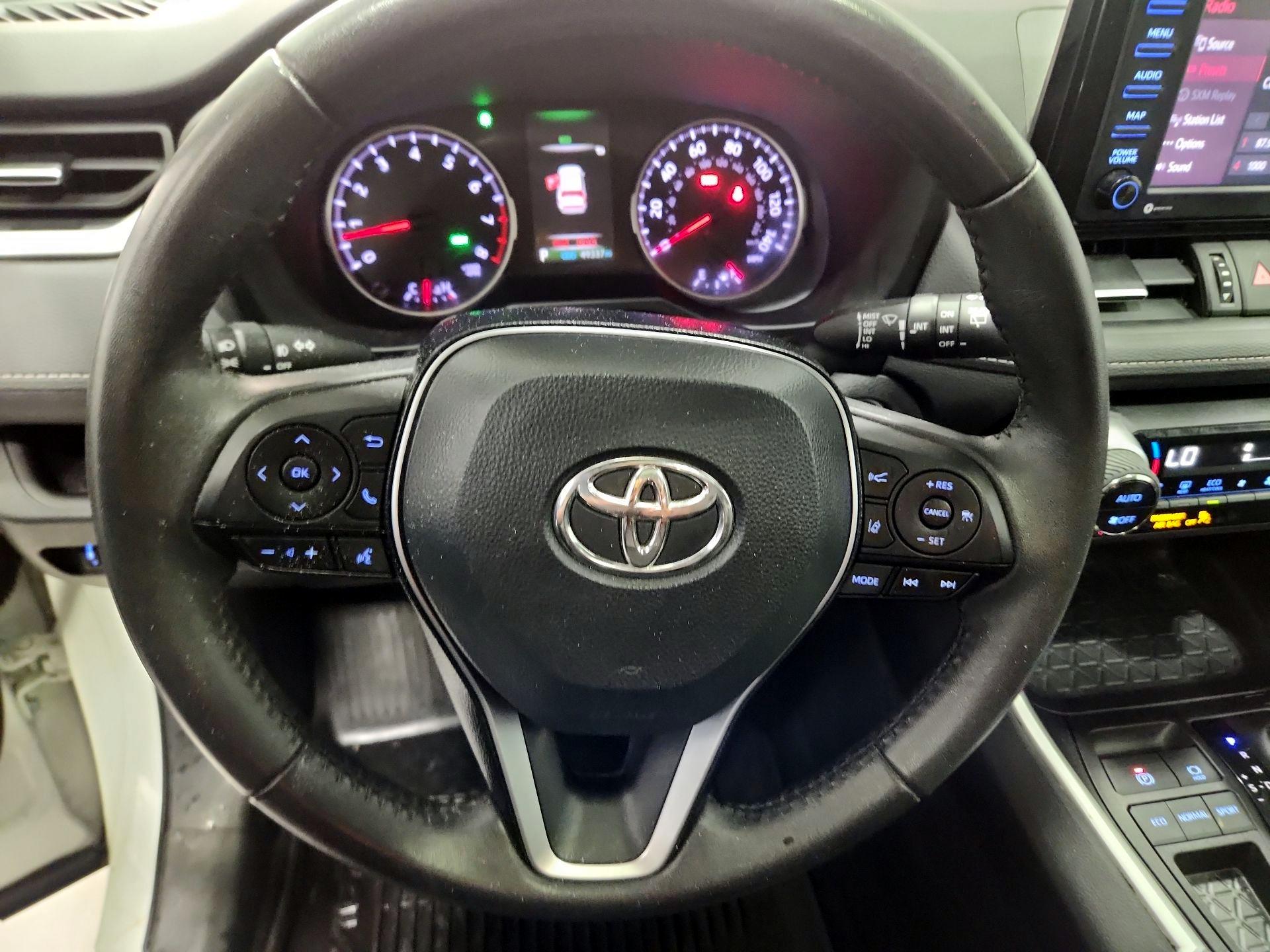 Thumbnail: 2021 Toyota RAV4 - 10