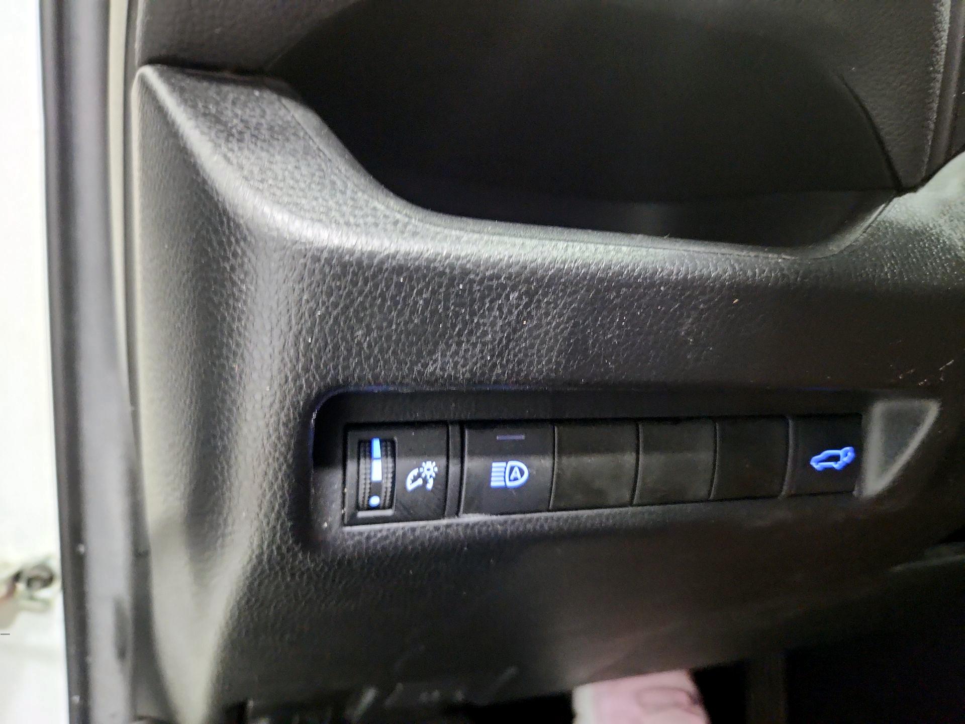 Thumbnail: 2021 Toyota RAV4 - 13
