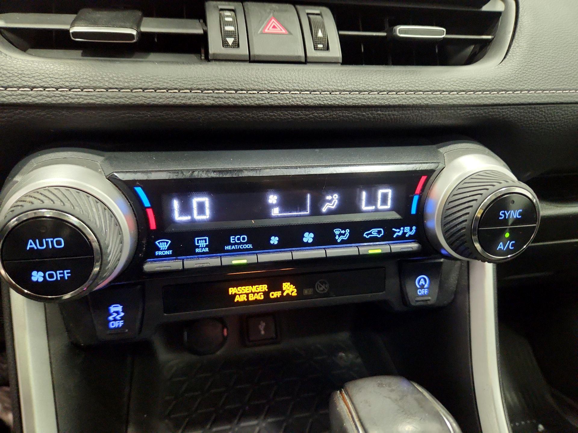 Thumbnail: 2021 Toyota RAV4 - 16