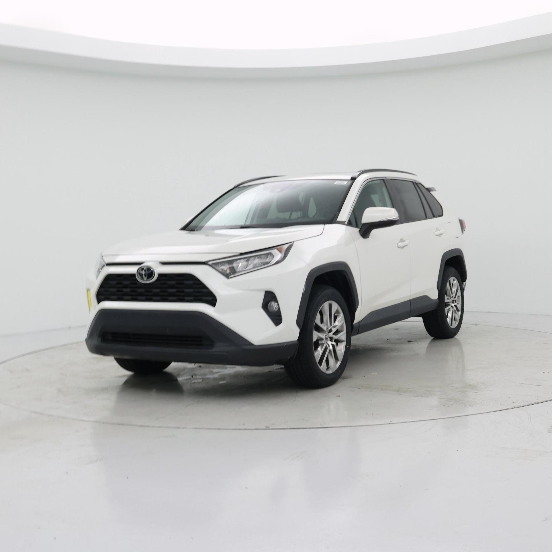 Thumbnail: 2021 Toyota RAV4 - 4