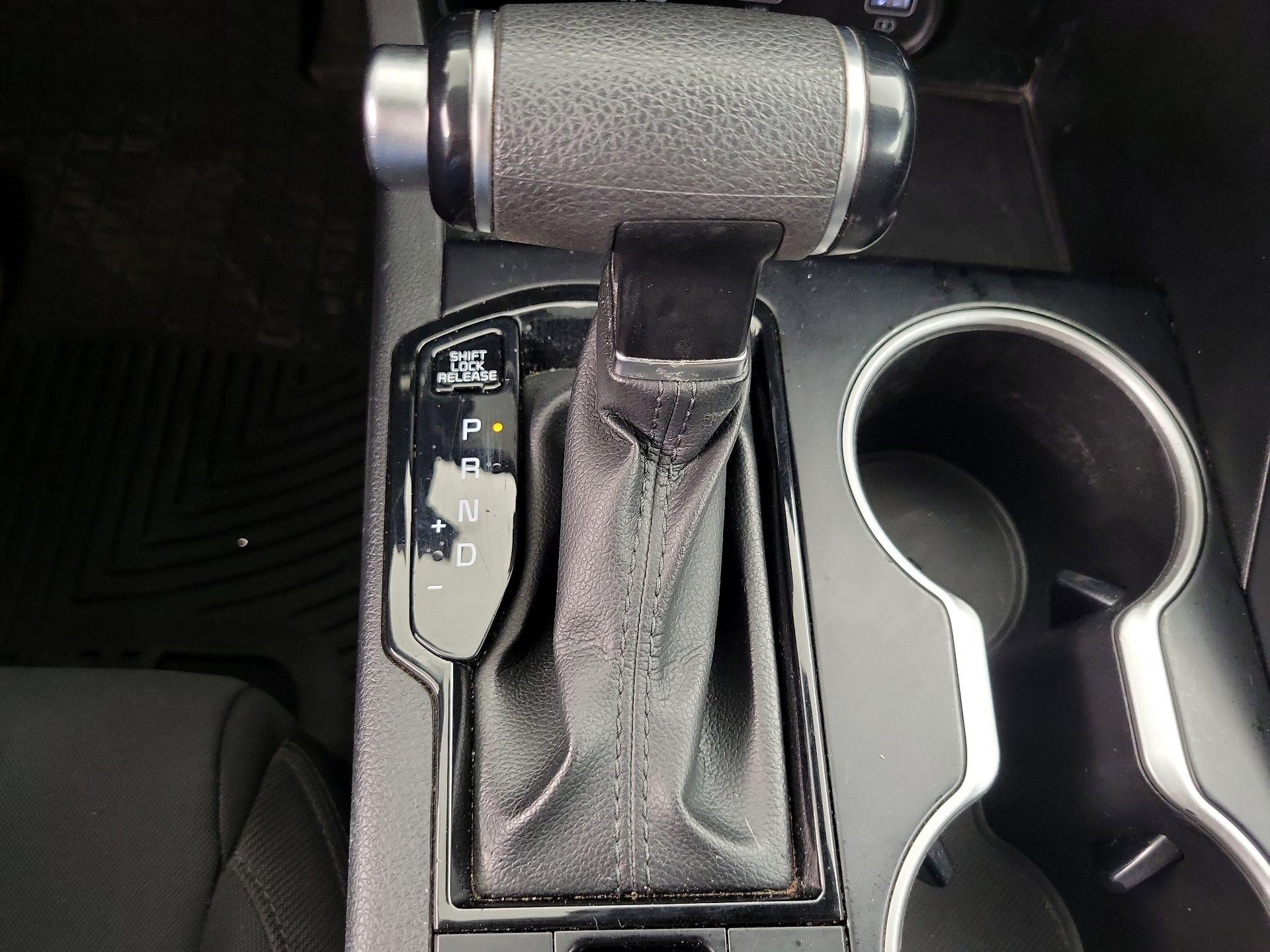 Thumbnail: 2022 Kia K5 - 17