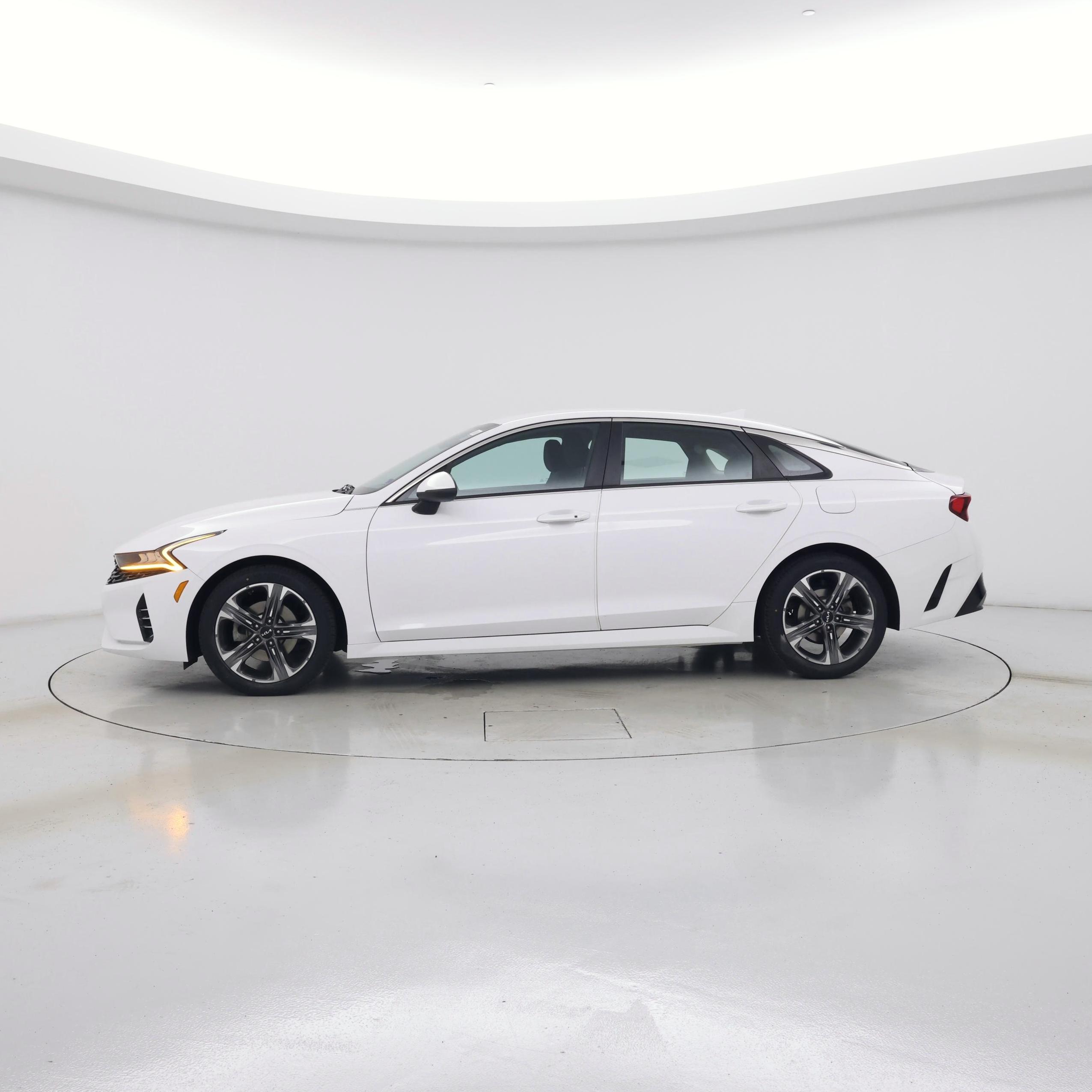 Thumbnail: 2022 Kia K5 - 3